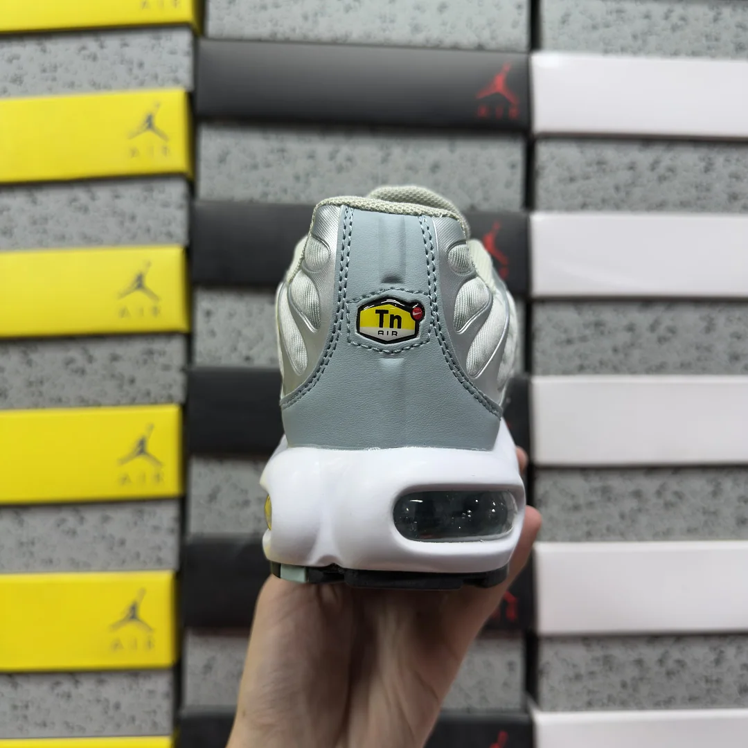 나이키 [BD] 에어 맥스 플러스 FV0394-300 201850 Nike Air Max Plus Origins Waterway 상세 이미지 2