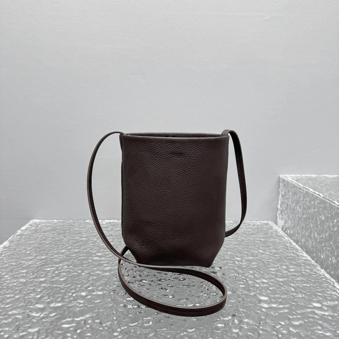 더로우 N/S 파크 다크브라운 버킷백 상세 이미지 4