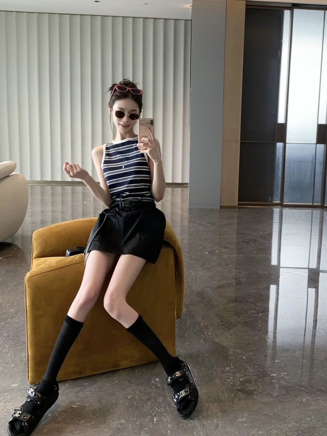 생로랑 컬러 블록 로고 자수 크루넥 반팔 티셔츠 26 SS 상세 이미지 8