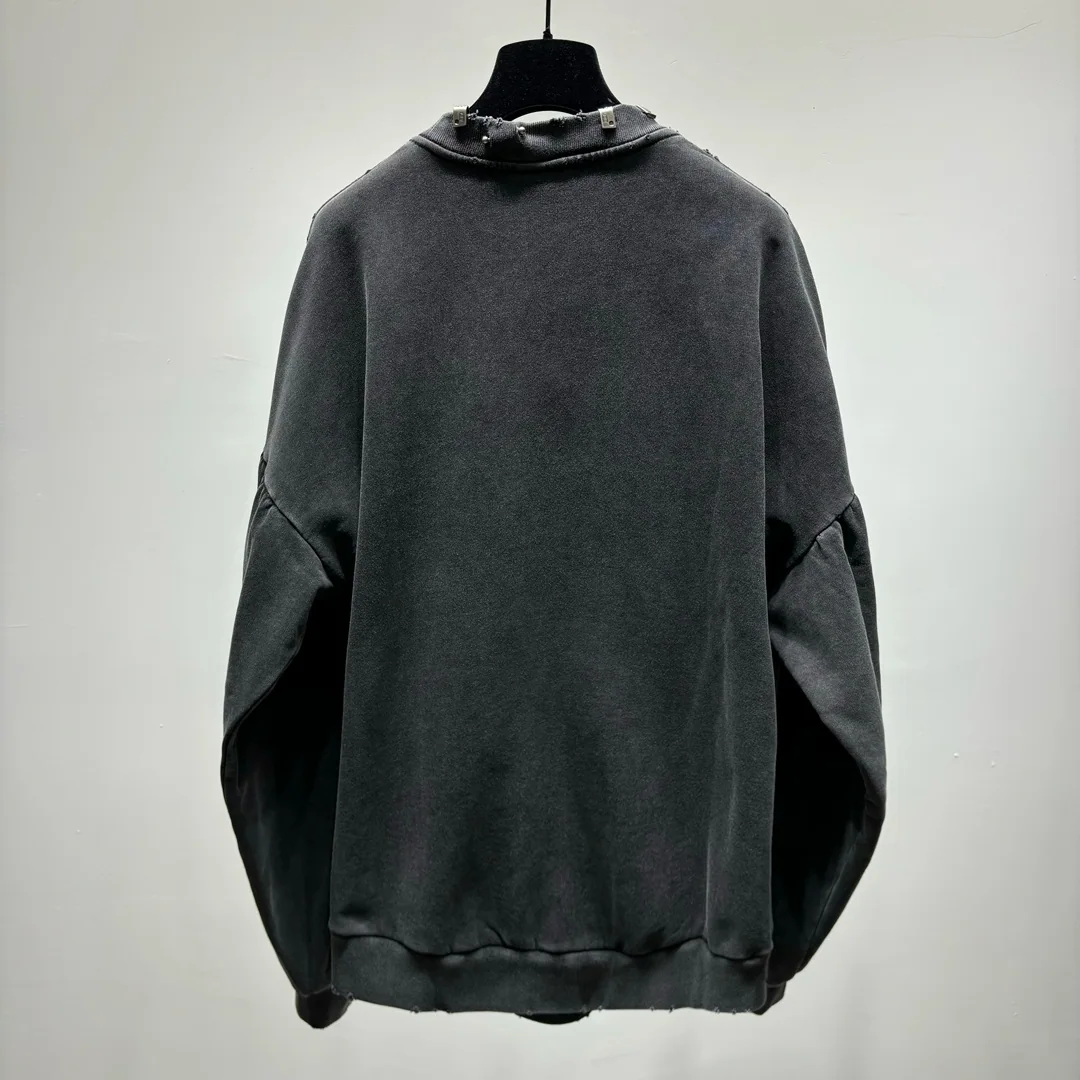 발렌시아가 오버사이즈 펀칭 넥 긴팔 티셔츠 23 FW 상세 이미지 5