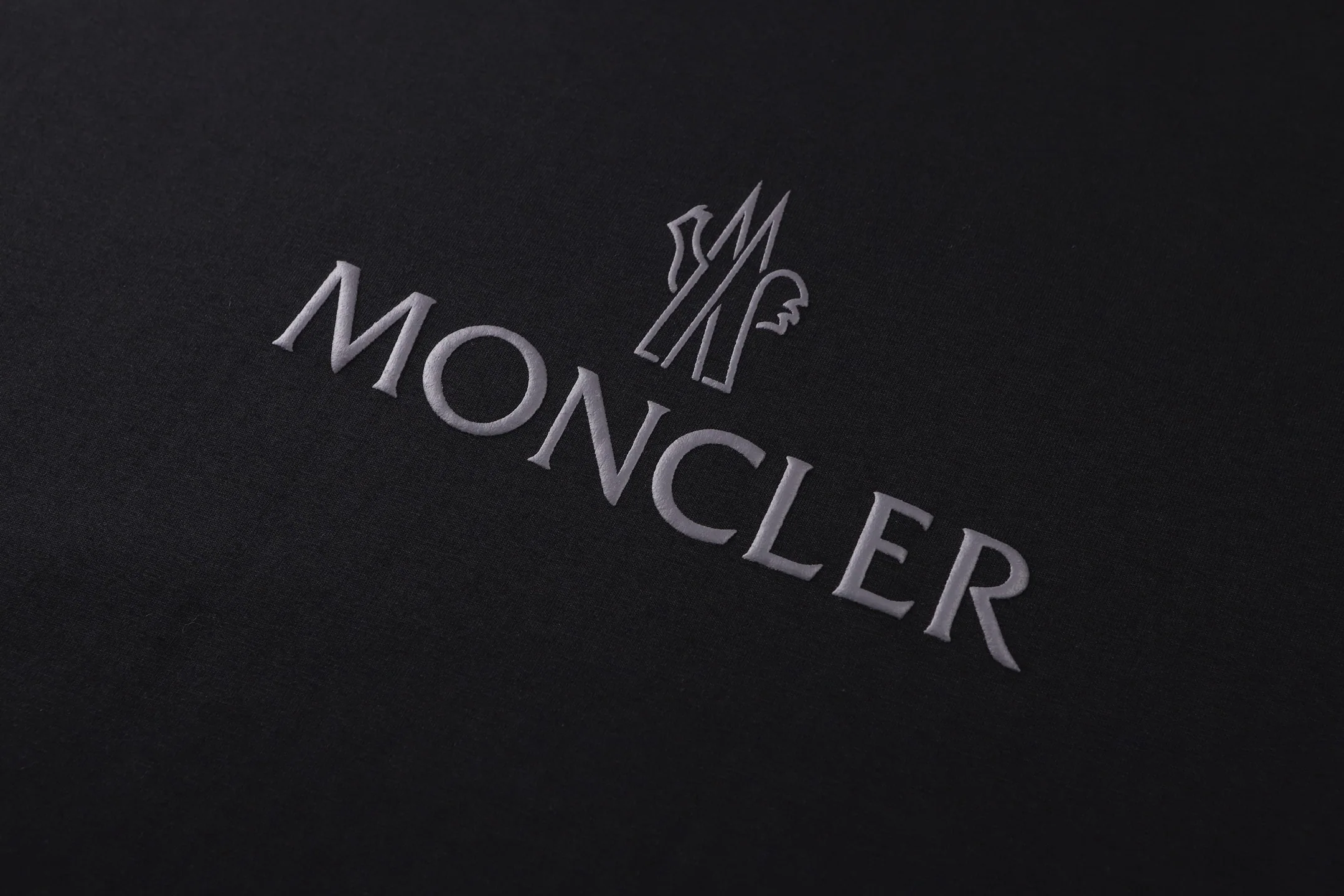 몽클레어 플라스터 프린트 남성 반팔 티셔츠 상세 이미지 5