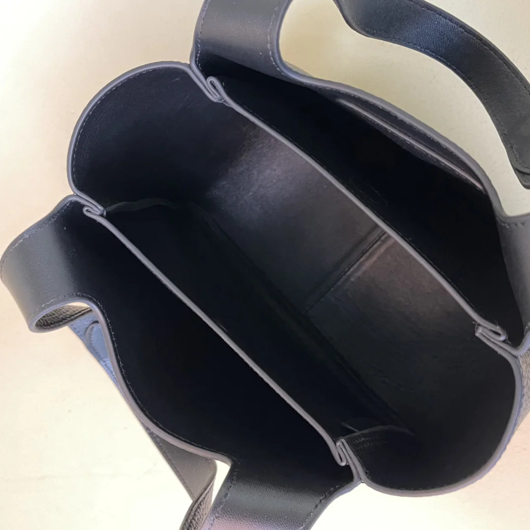 프라다 소가죽 3 층 구조 숄더백 1BG335 상세 이미지 9
