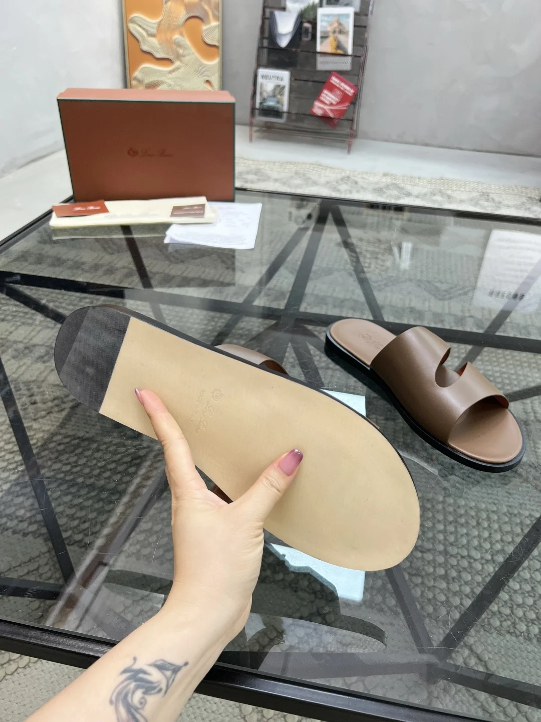 로로피아나 이탈리안 소가죽 슬리퍼 상세 이미지 9