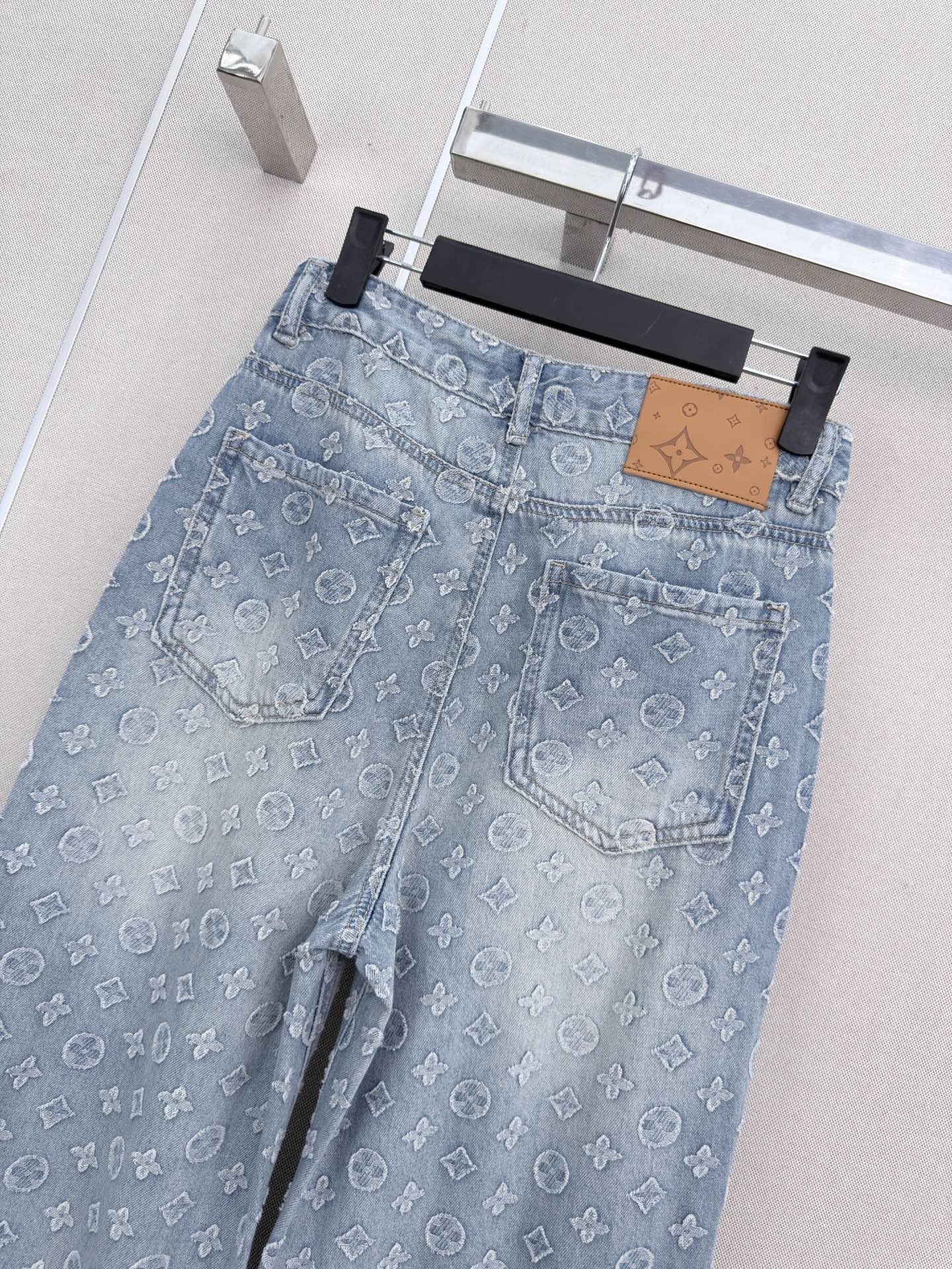 루이비통 모노그램 자카드 스트레이트 레그 여성 바지 상세 이미지 7