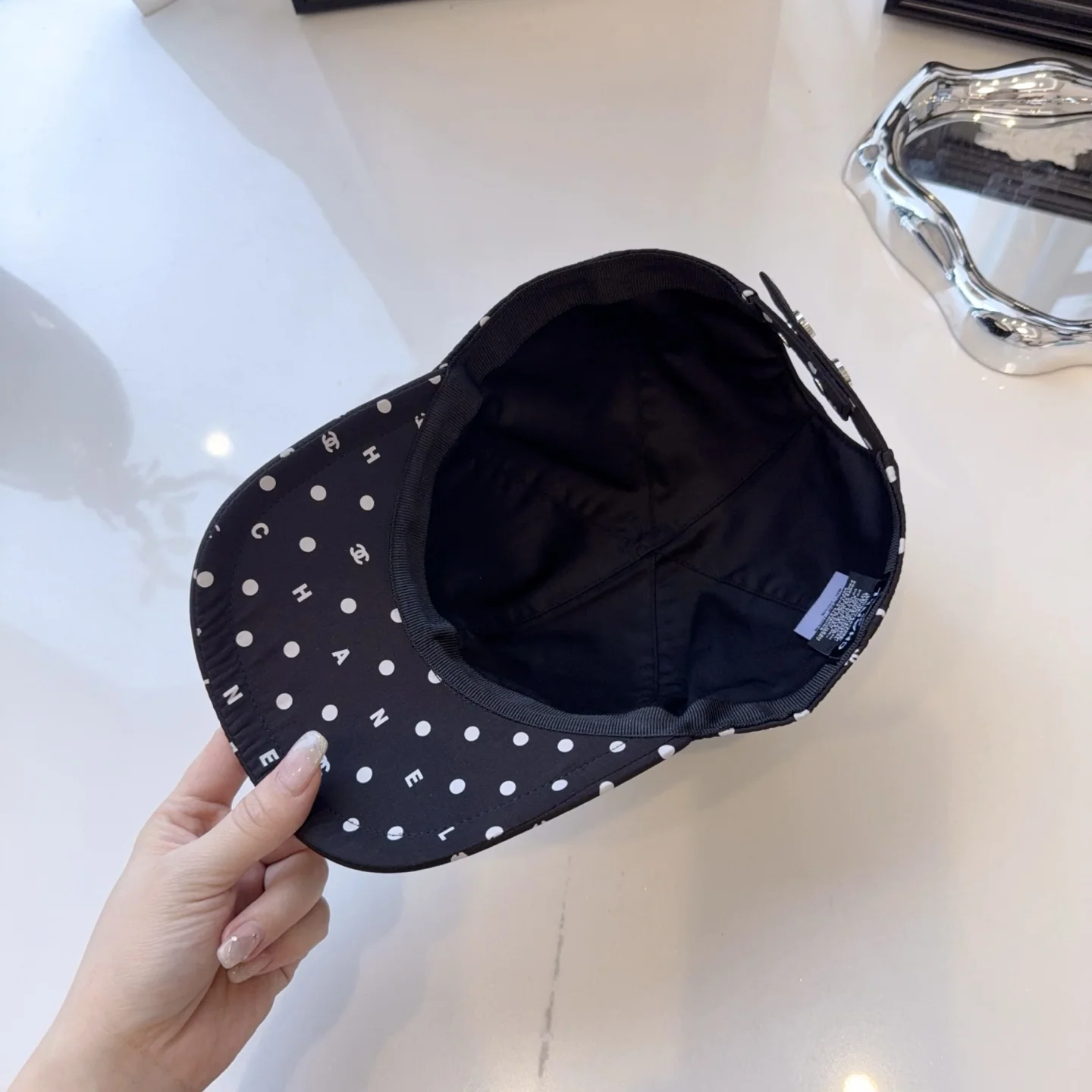 샤넬 물방울 무늬 베이스볼 캡 상세 이미지 6