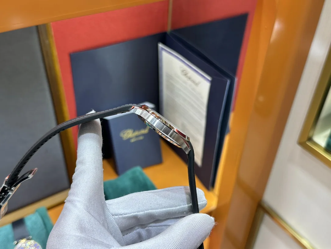 파텍필립 아쿠아넛 자동 남성 시계 5168 G 그레이 다이얼 5168 G 상세 이미지 4
