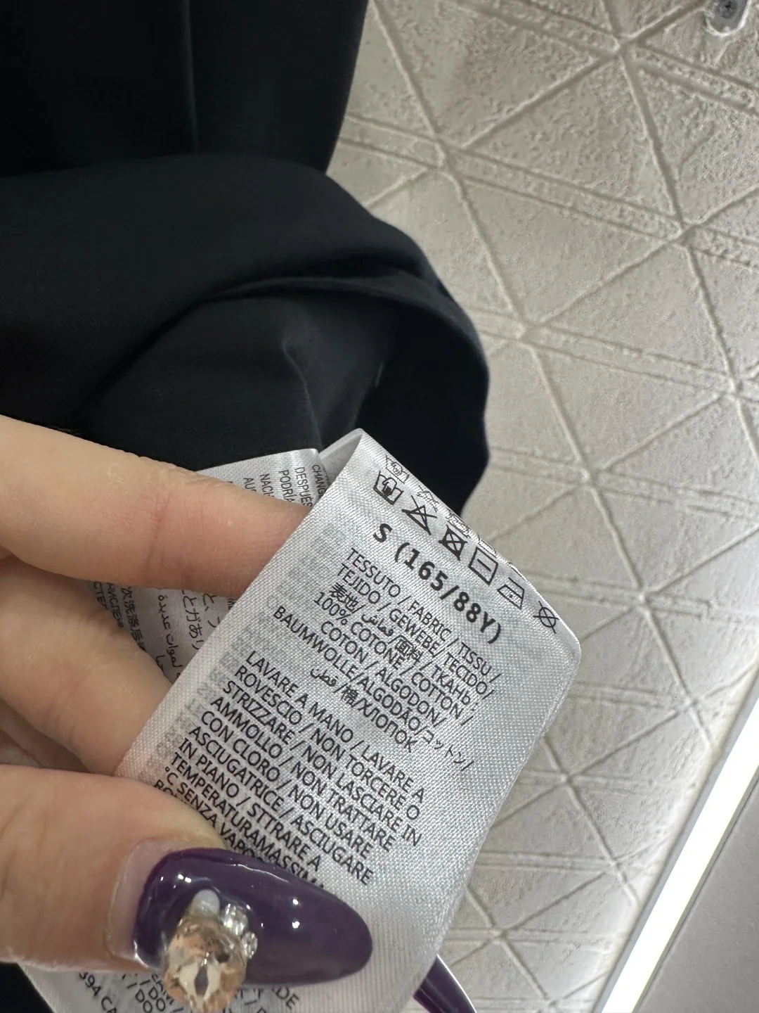 구찌 데미지 워시드 프린트 여성 반팔 티셔츠 상세 이미지 8