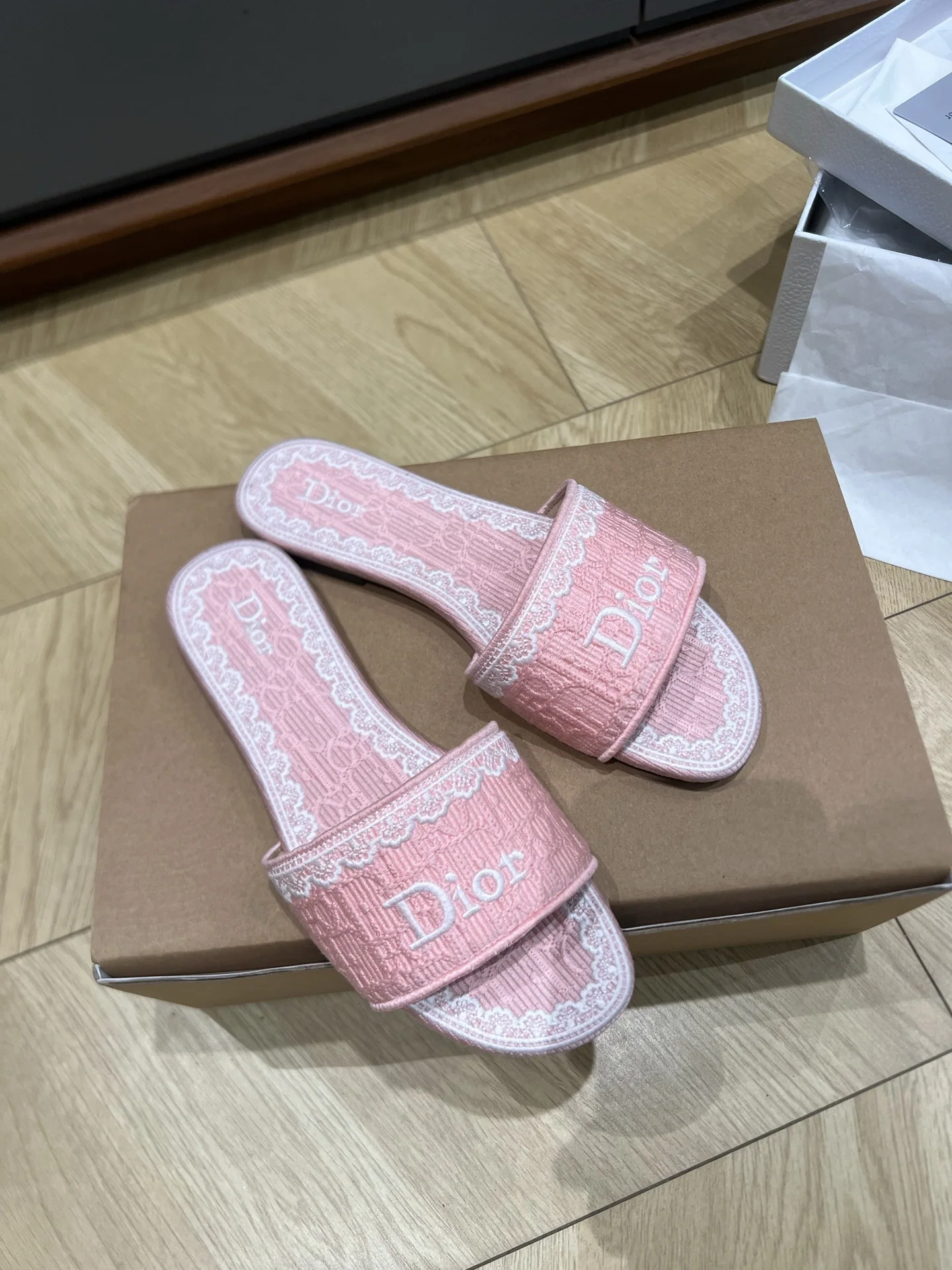 디올 자수 자카드 샌들 상세 이미지 3