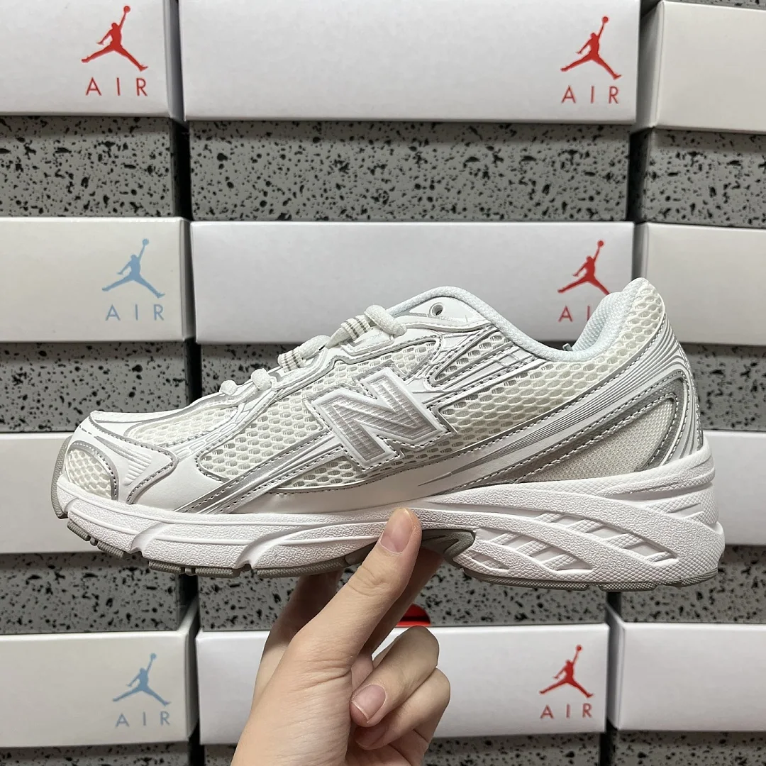 뉴발란스 [XY] 740v2 U740WM2 202064 New Balance 740v2 White Silver Reflection 상세 이미지 2