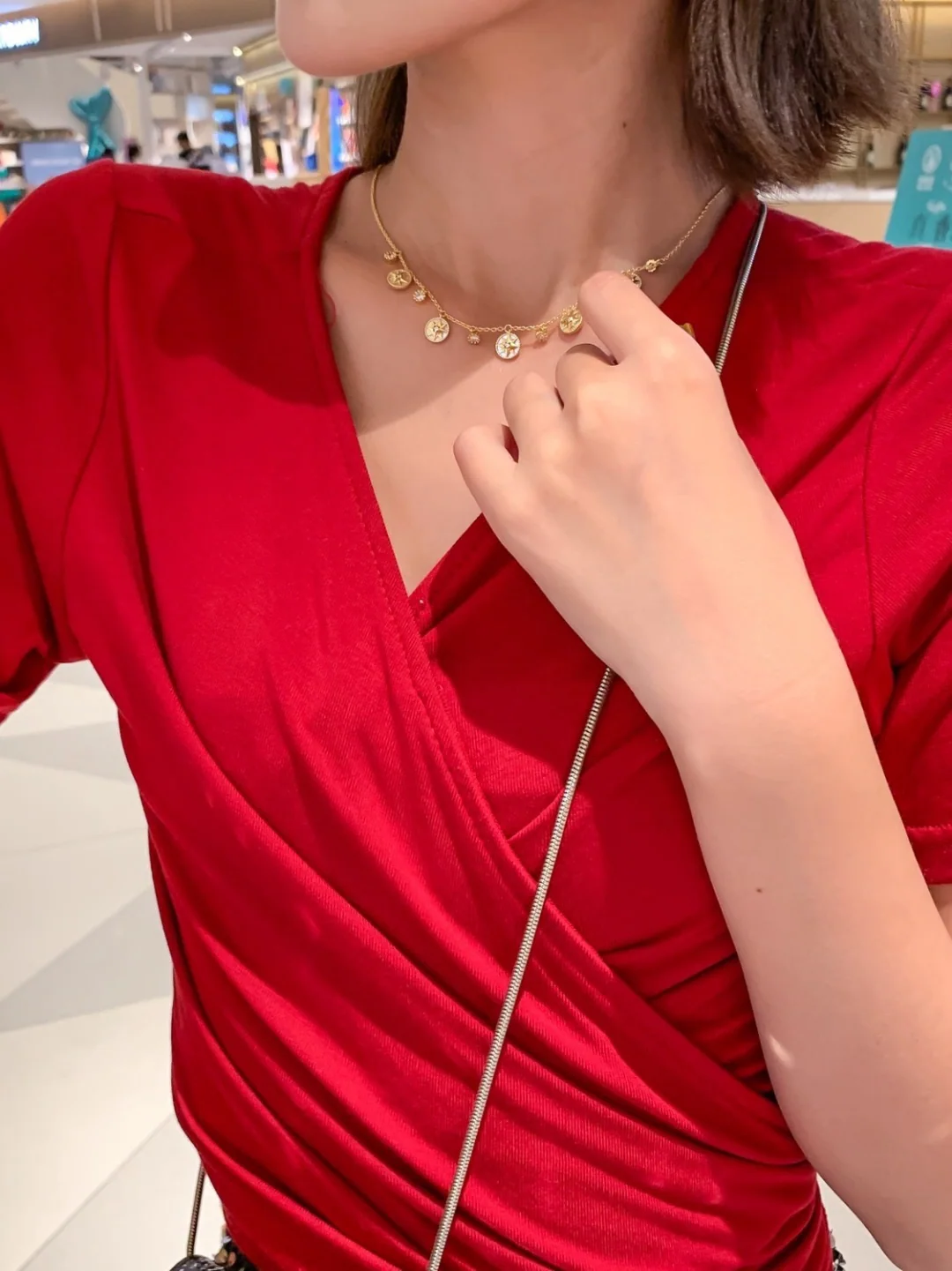 디올 컴퍼스 로즈 18 K 골드 목걸이 상세 이미지 4