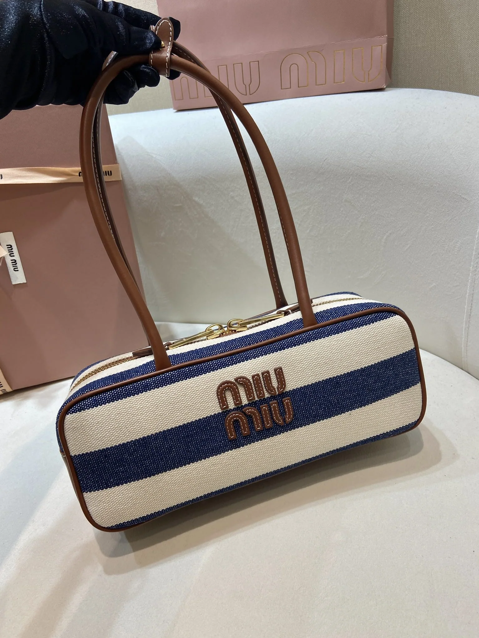 미우미우 스트라이프 캔버스 보우 핸드백 5BB173