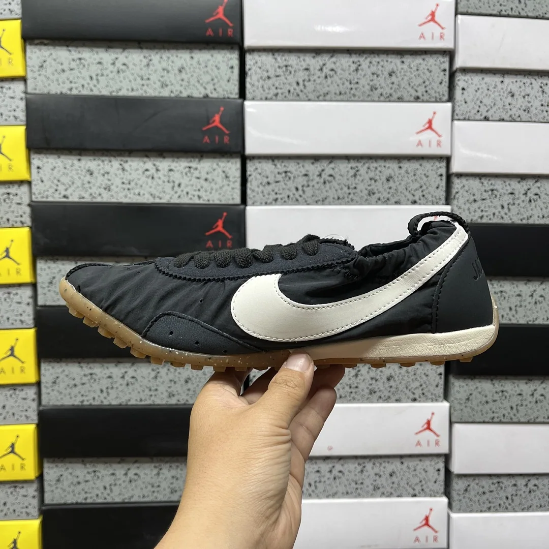 나이키 [YJ] HV8547-001 201605 Nike Moon Shoe SP Jacquemus Off Noir 상세 이미지 6