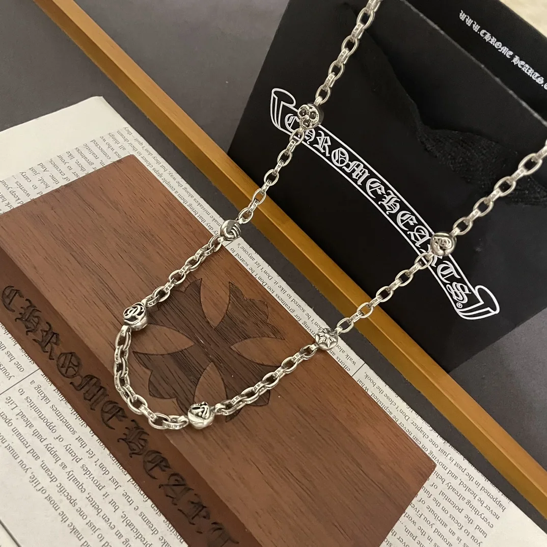 크롬하츠 클래식 레터 엠보스 목걸이 상세 이미지 4