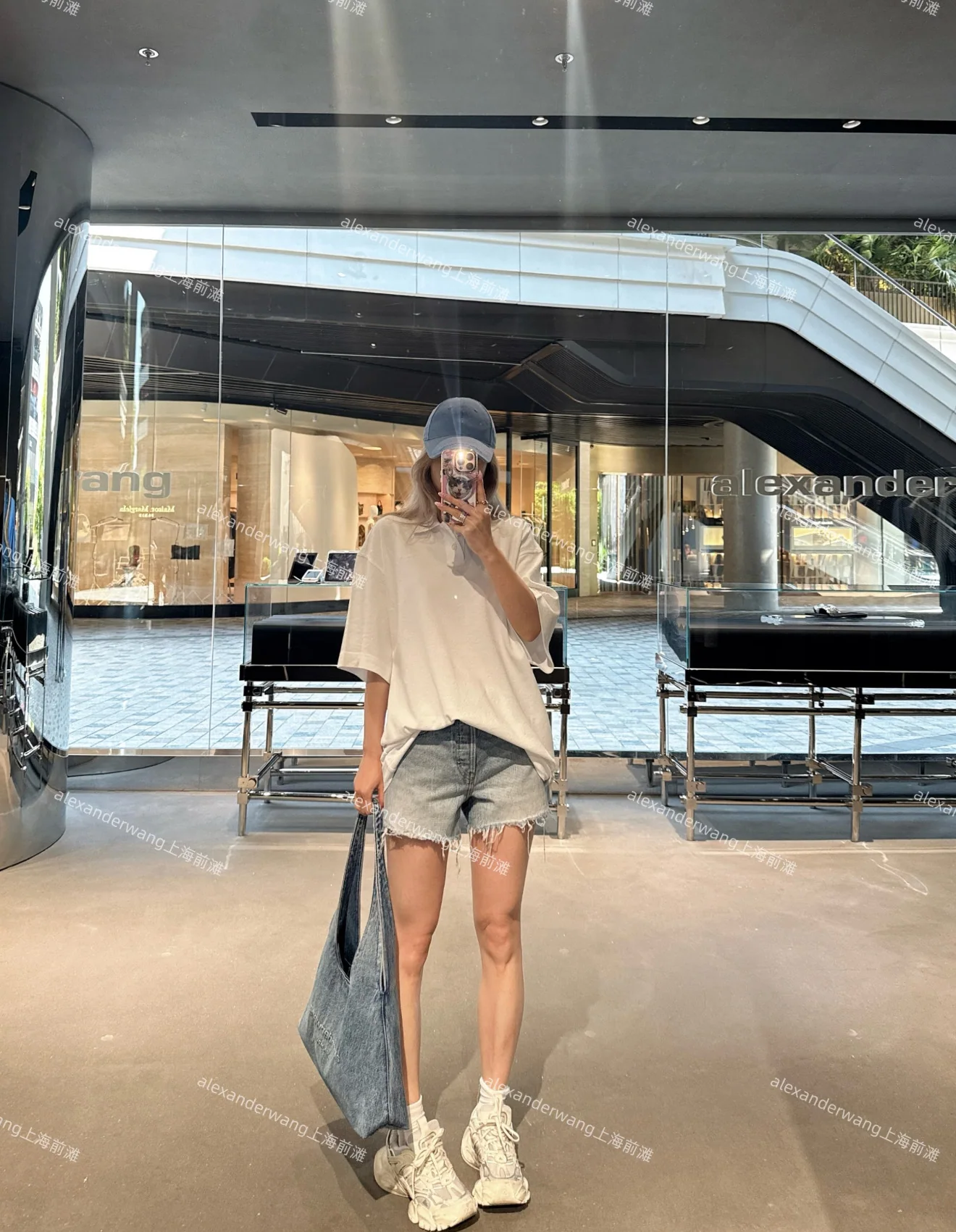 알렉산더왕 화이트 라인스톤 장식 코튼 반팔 티셔츠 상세 이미지 3