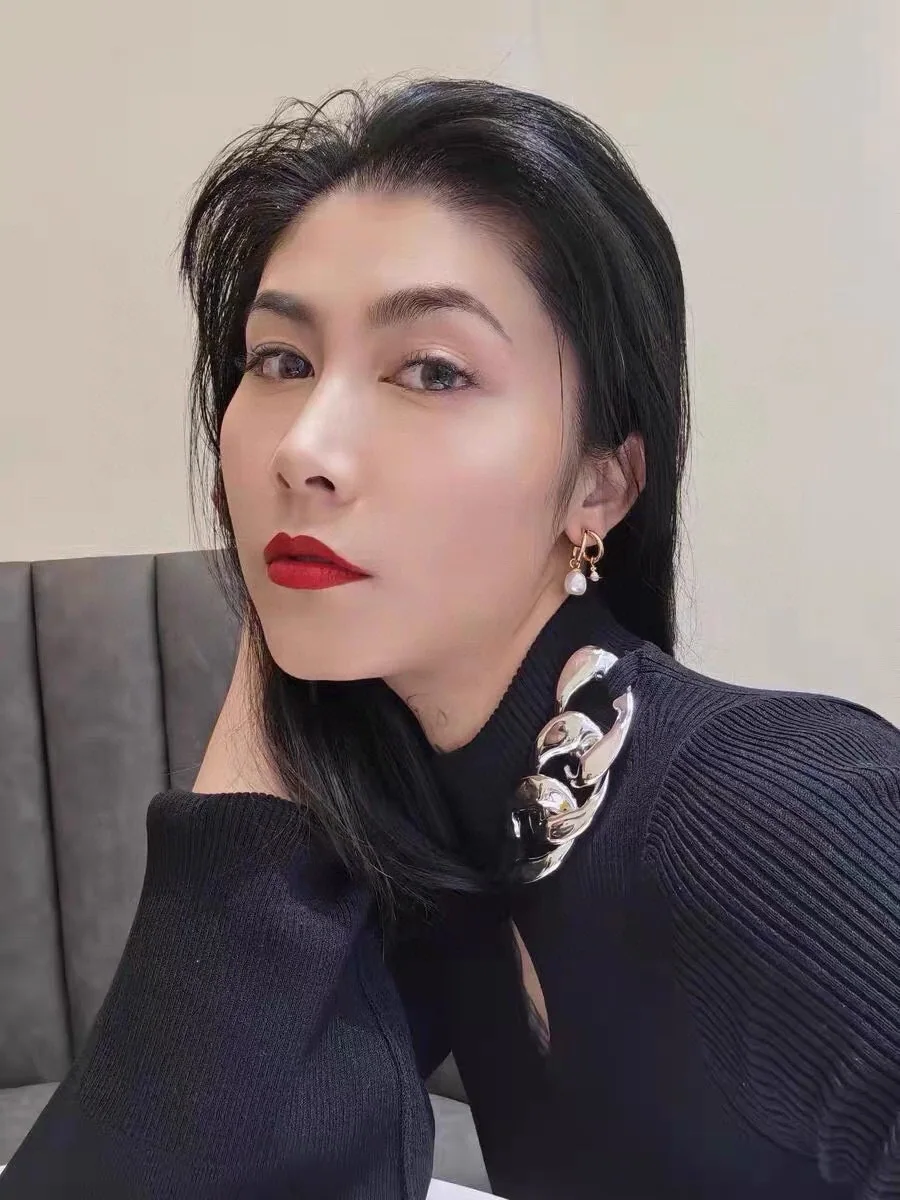 비비안웨스트우드 새턴 진주 귀걸이 상세 이미지 2