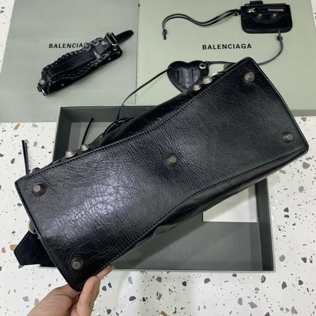 발렌시아가 네오 카골 모터사이클 백 상세 이미지 4