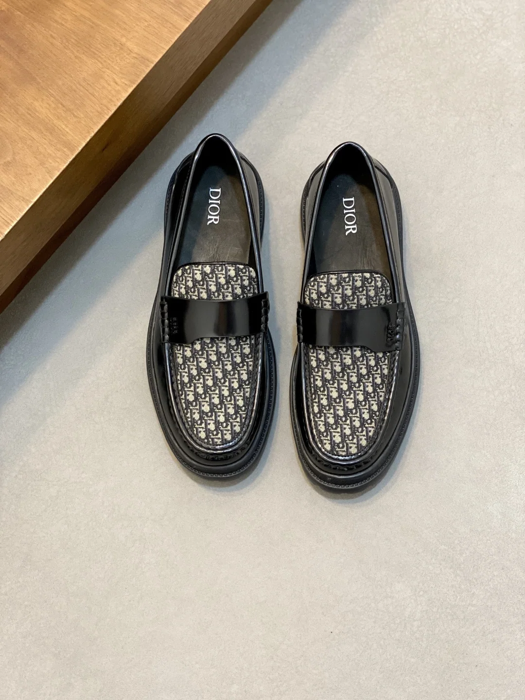 디올 로퍼 남성 블랙 가죽 158340