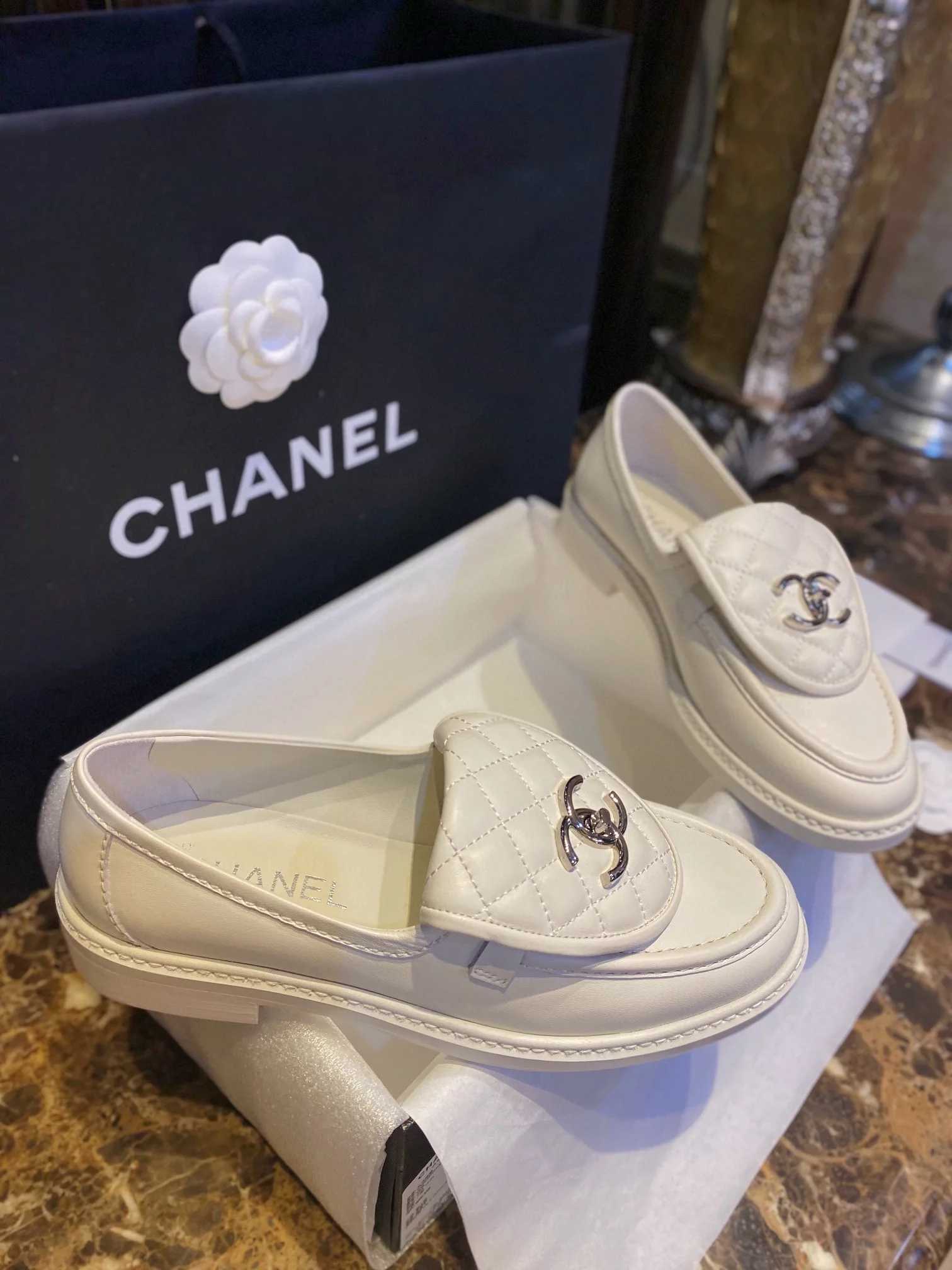 샤넬 버클 로퍼 화이트 신발 3366 상세 이미지 4