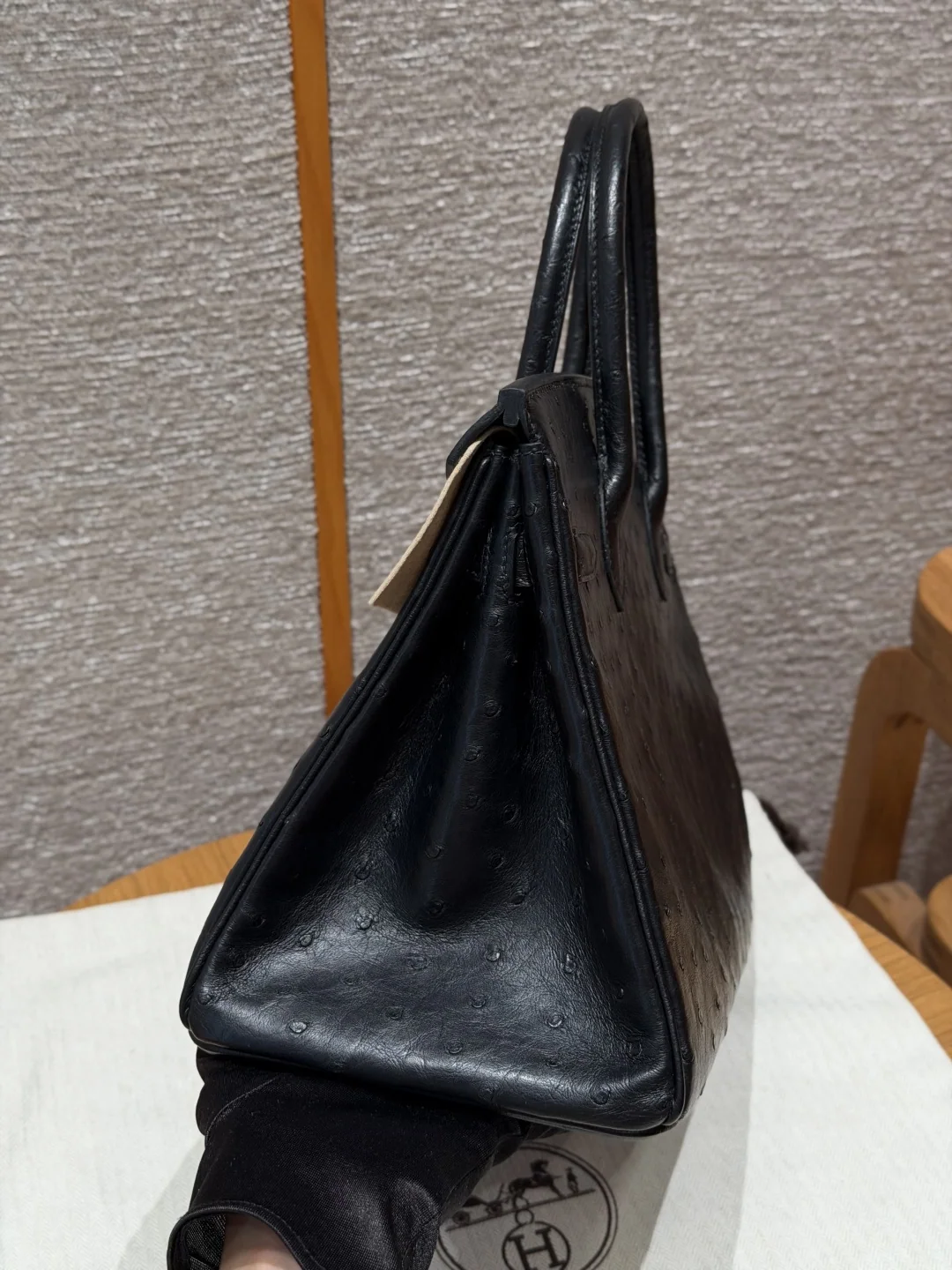 에르메스 버킨 30 블랙 KK 타조가죽 가방 상세 이미지 5