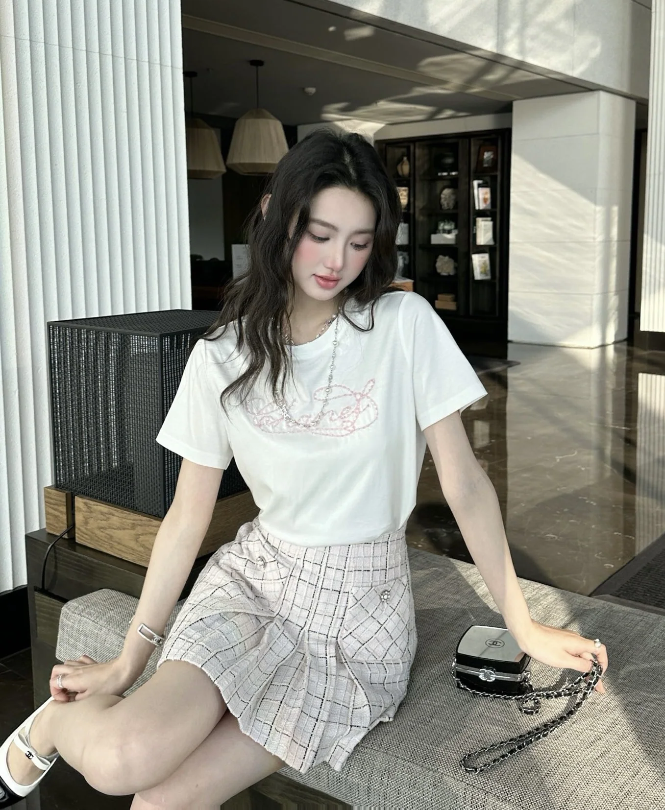 샤넬 핑크 자수 여성 반팔 티셔츠 상세 이미지 17