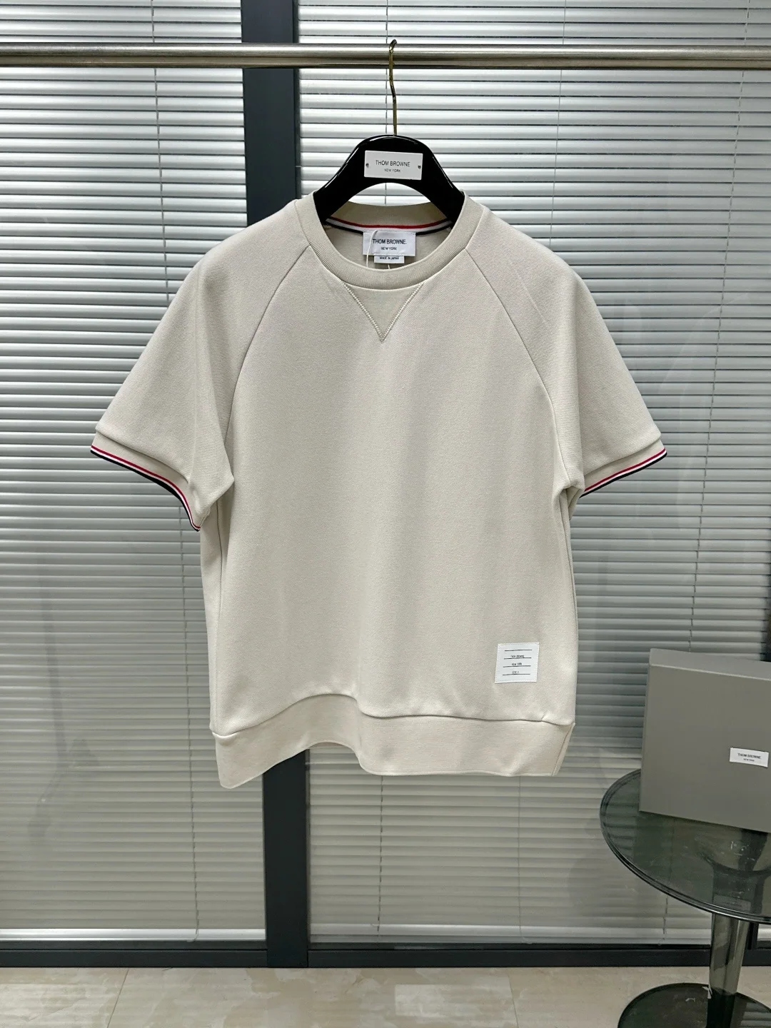 톰브라운 소매 짜임 피케 남성 반팔 티셔츠 상세 이미지 2