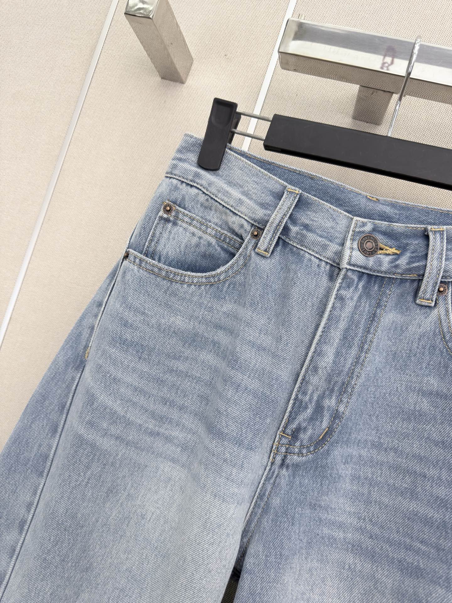 발렌시아가 커브드 와이드 데님 바지 상세 이미지 5