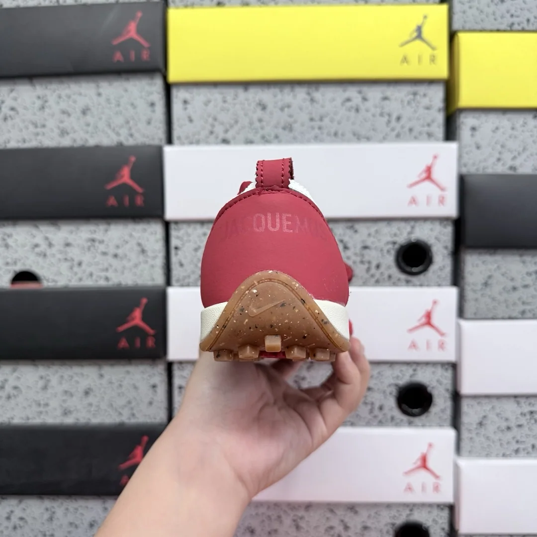나이키 [GOD] HV8547-600 201600 Nike Moon Shoe SP Jacquemus University Red 상세 이미지 4