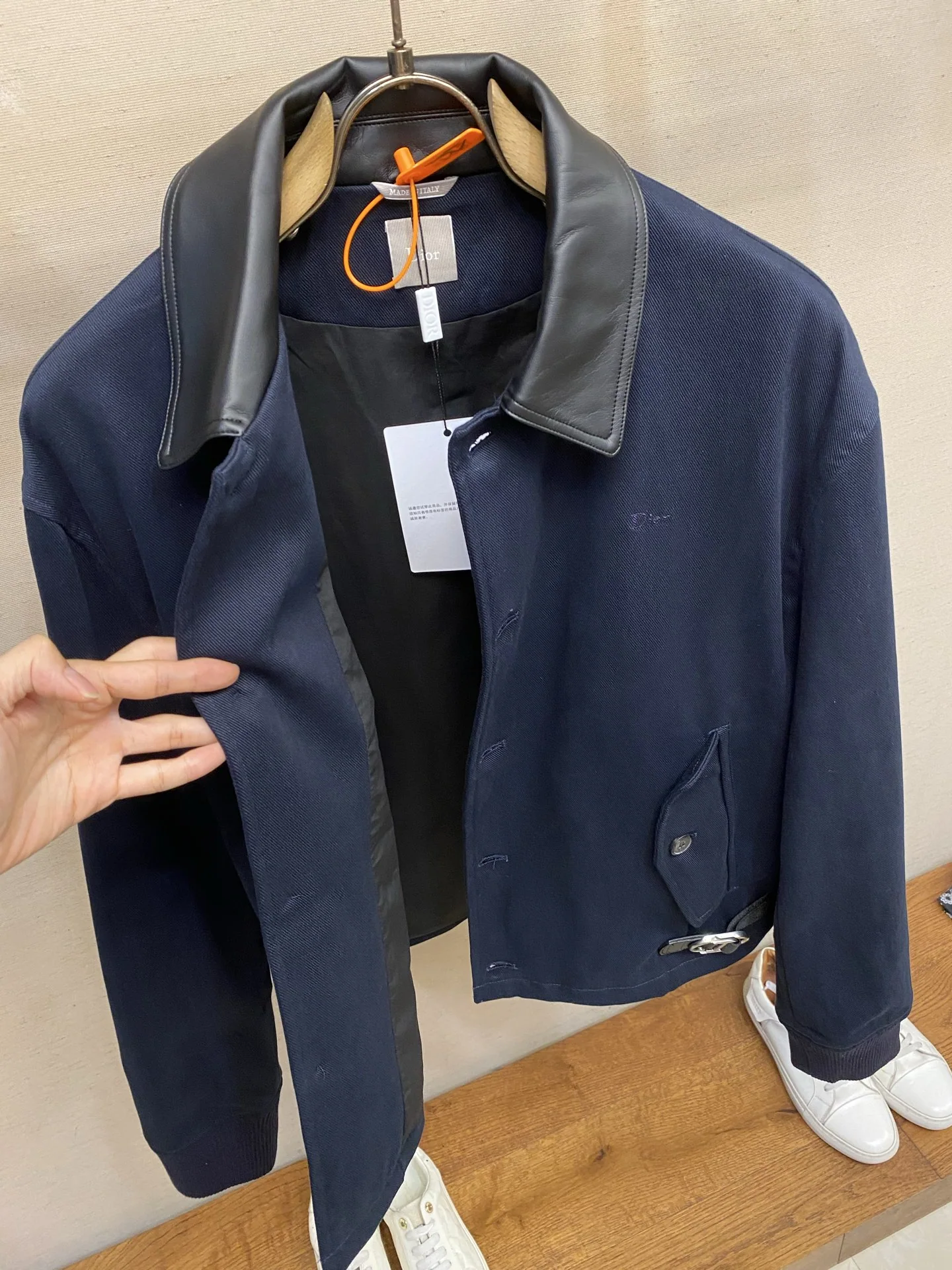 디올 자수 버클 가죽 카라 남성 자켓 상세 이미지 8