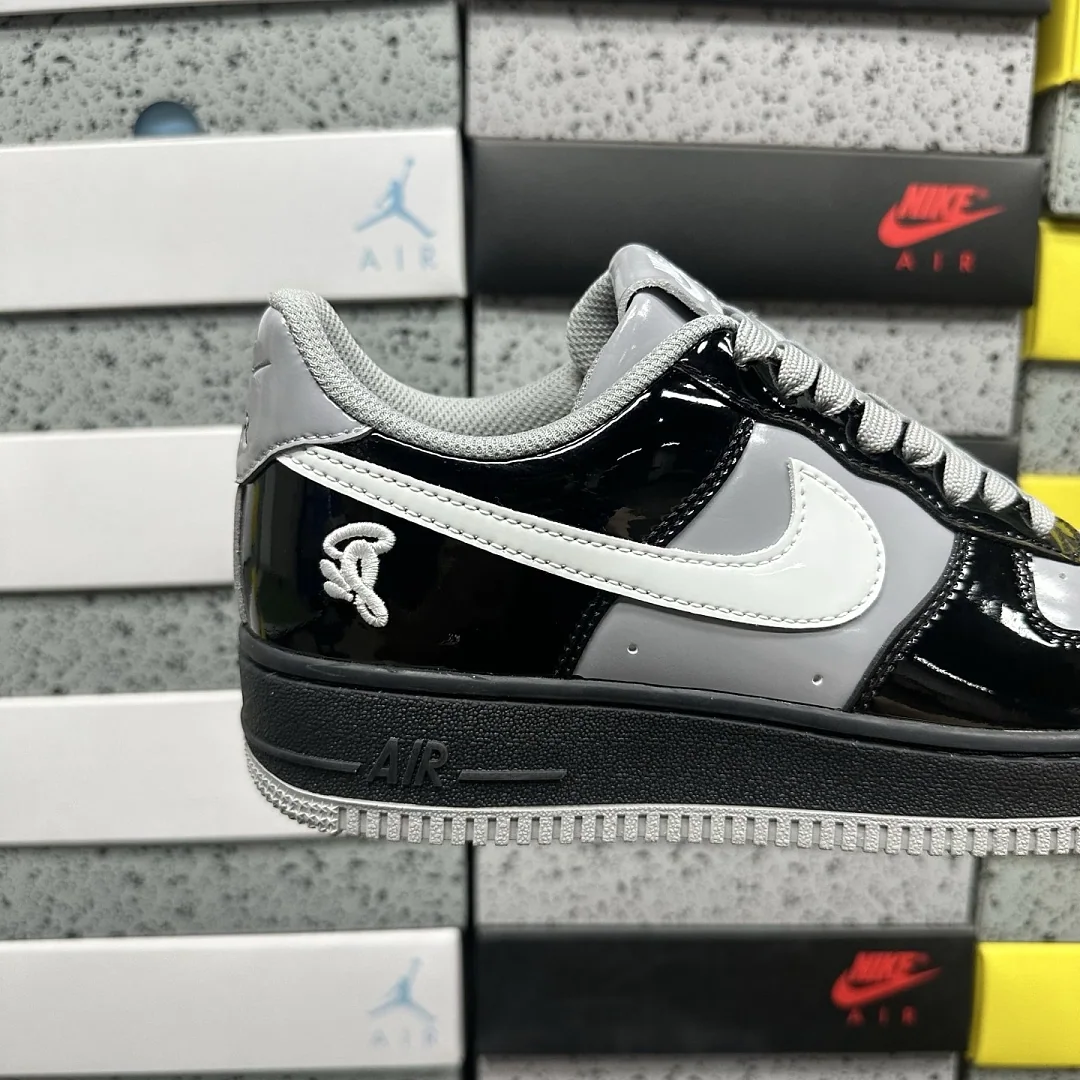 나이키 [XY/PB] 에어 포스 1 로우 IO9974-010 201822 Nike Air Force 1 Low Syna Central Cee 상세 이미지 5