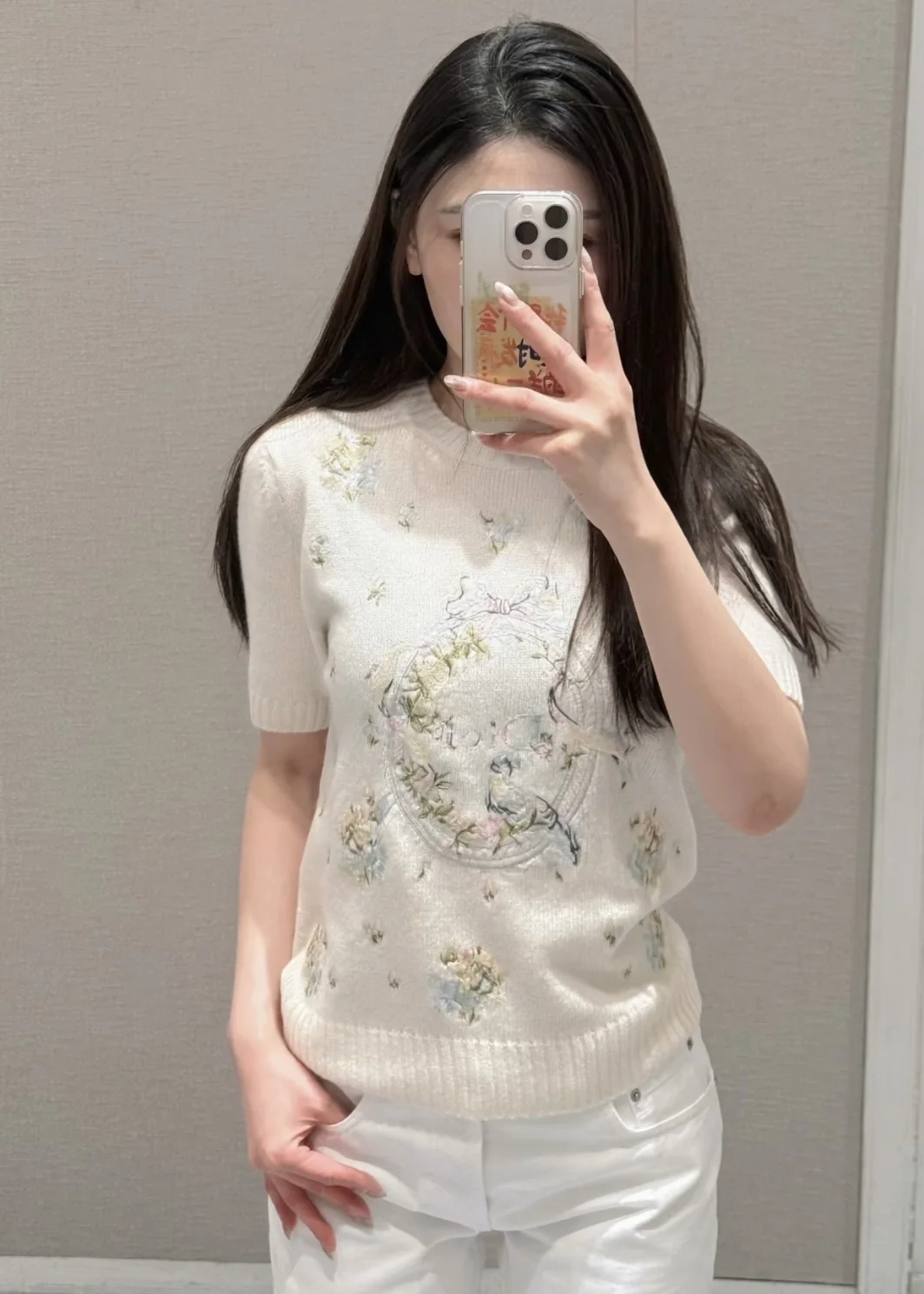 디올 꽃무늬 자수 캐시미어 혼방 반팔 티셔츠 상세 이미지 8