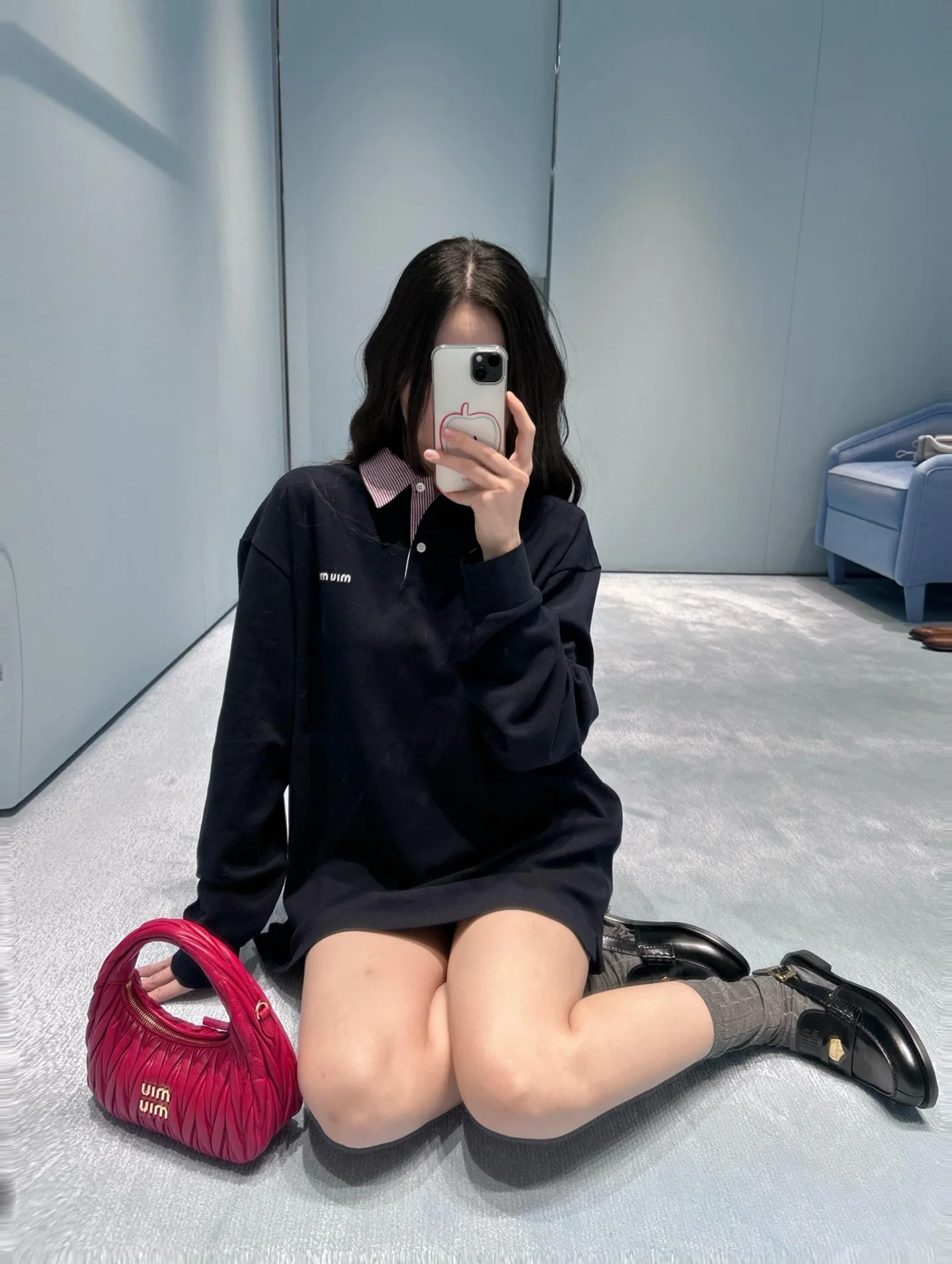 미우미우 마이크로 로고 자수 컬러 블록 긴팔 폴로셔츠 26 SS 상세 이미지 5