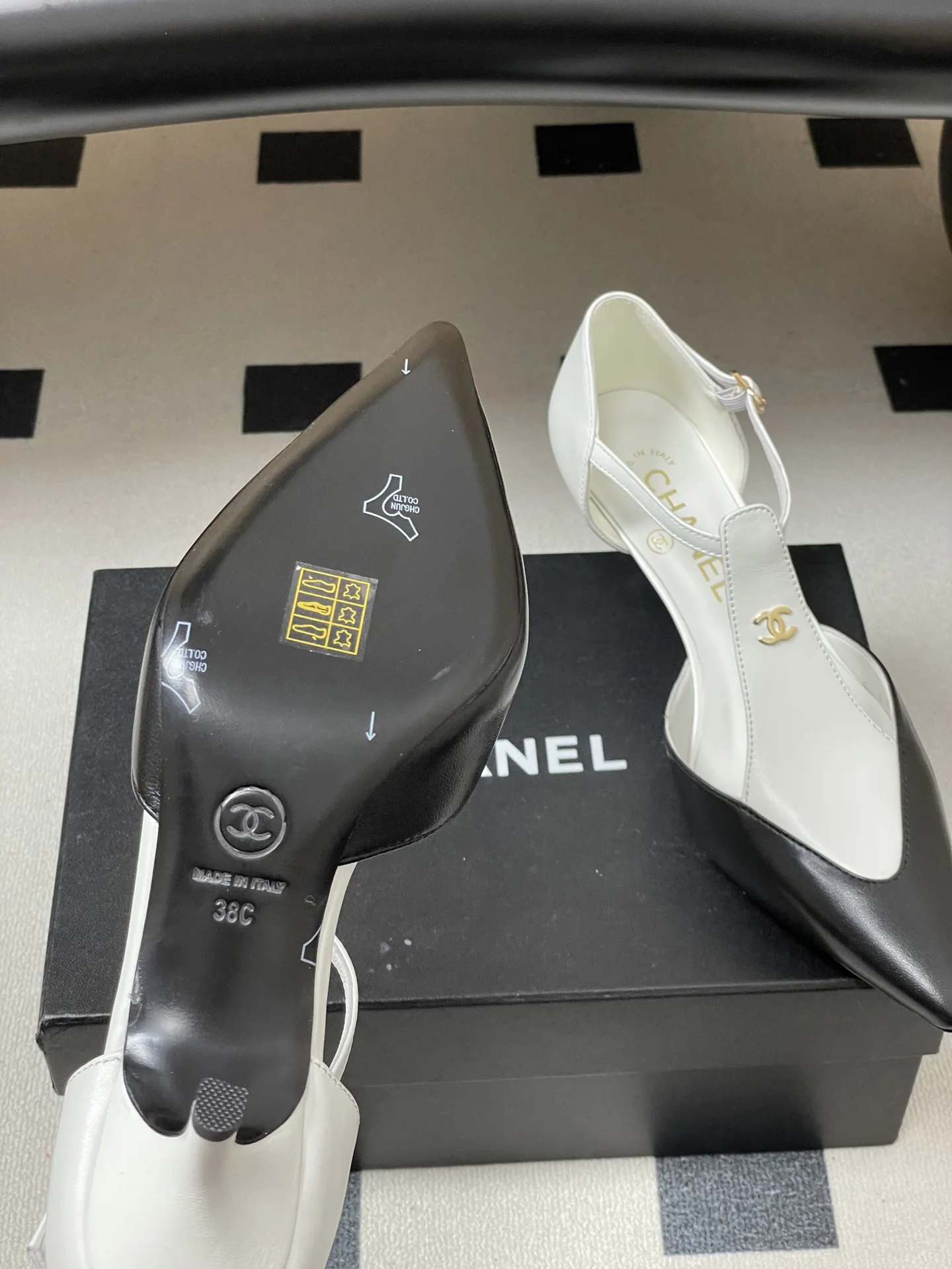 샤넬 더블 C 버클 포인티드 토 오픈토 하이힐 샌들 상세 이미지 7