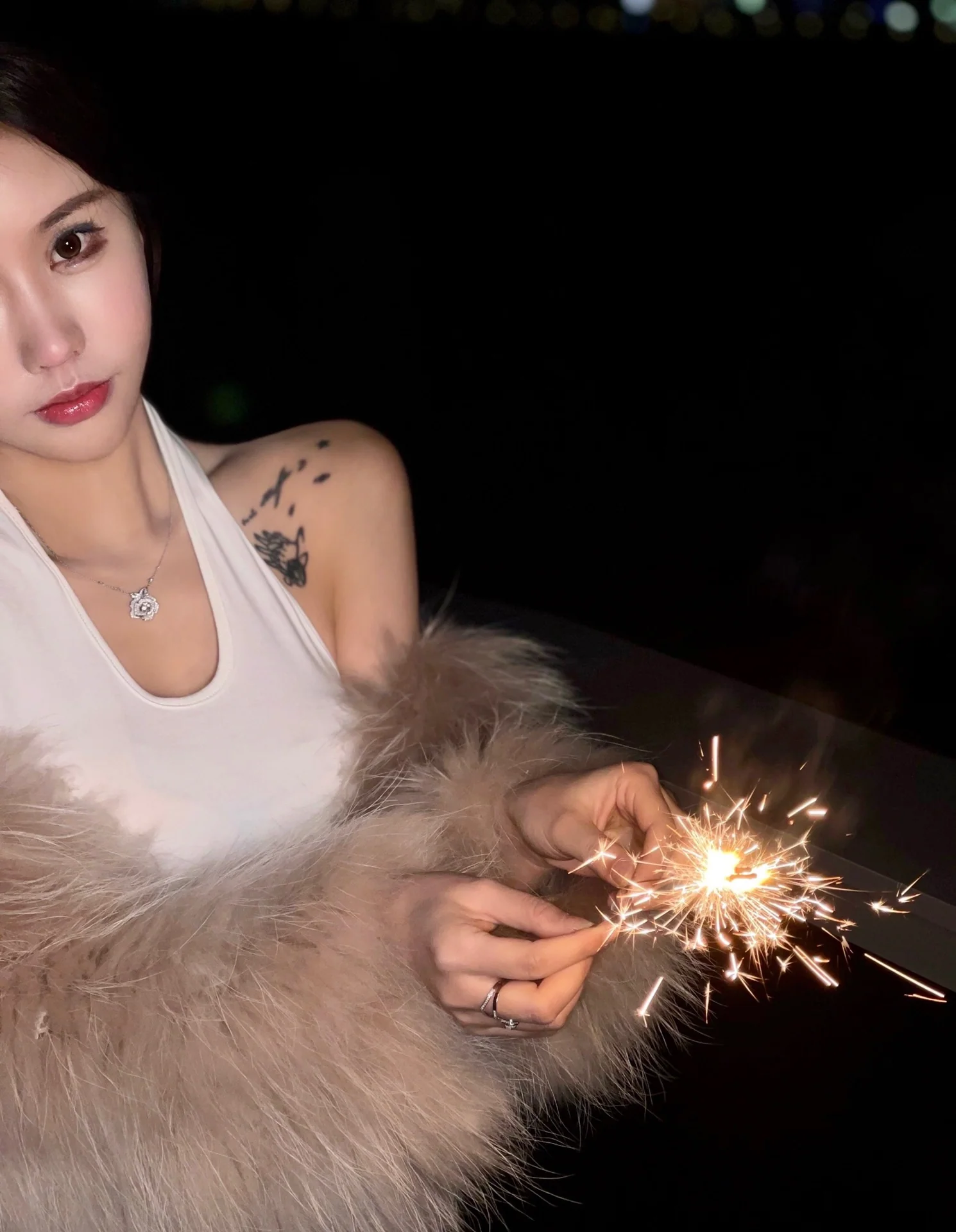 디올 장미 모티브 다이아몬드 스털링 실버 목걸이 상세 이미지 7