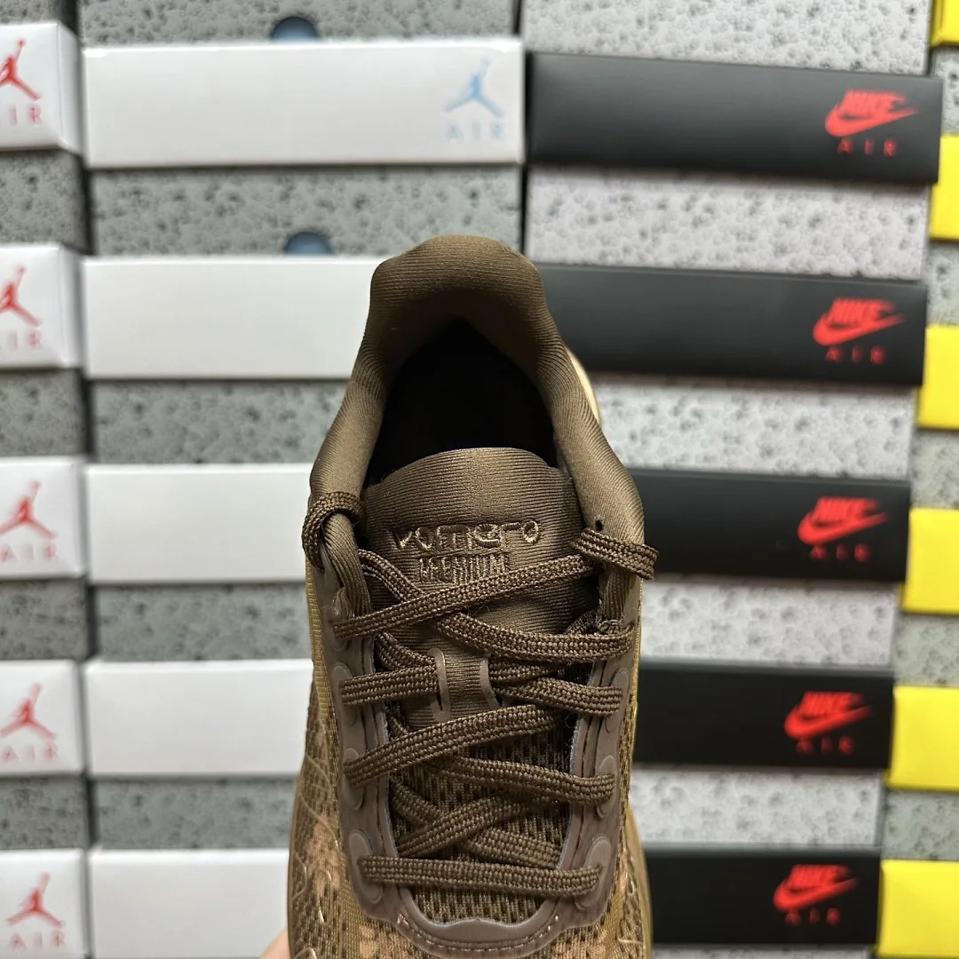 나이키 [M] 보메로 프리미엄 IQ0028-200 201662 Nike Vomero Premium Flat Stout 상세 이미지 4