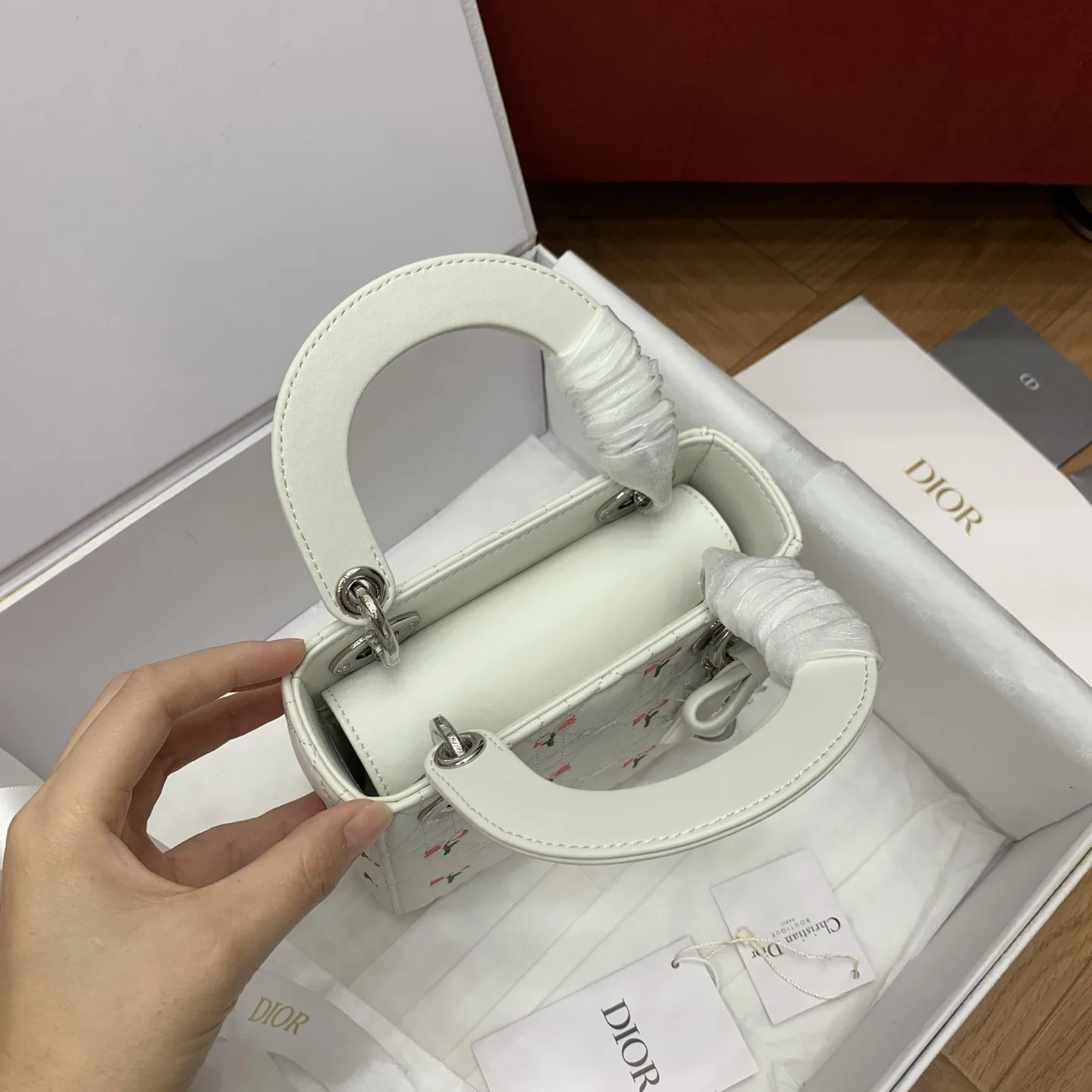 디올 로메가 쓰리 섹션 보우 토트백 상세 이미지 5