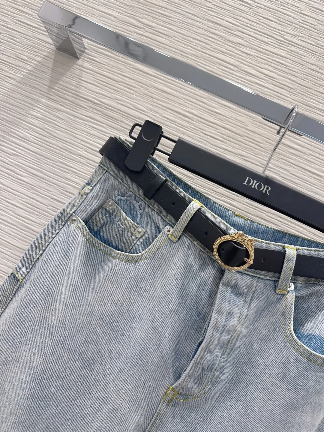 디올 데미지 워시드 데님 여성 바지 상세 이미지 3