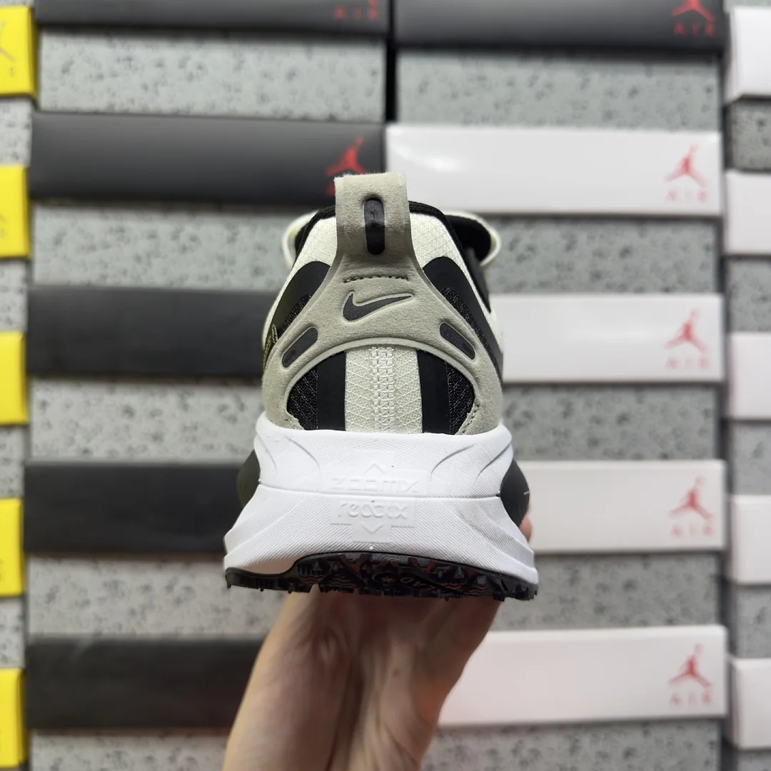 나이키 [XY] 보메로 18 201888 Nike Vomero 18 HQE98-007 상세 이미지 4