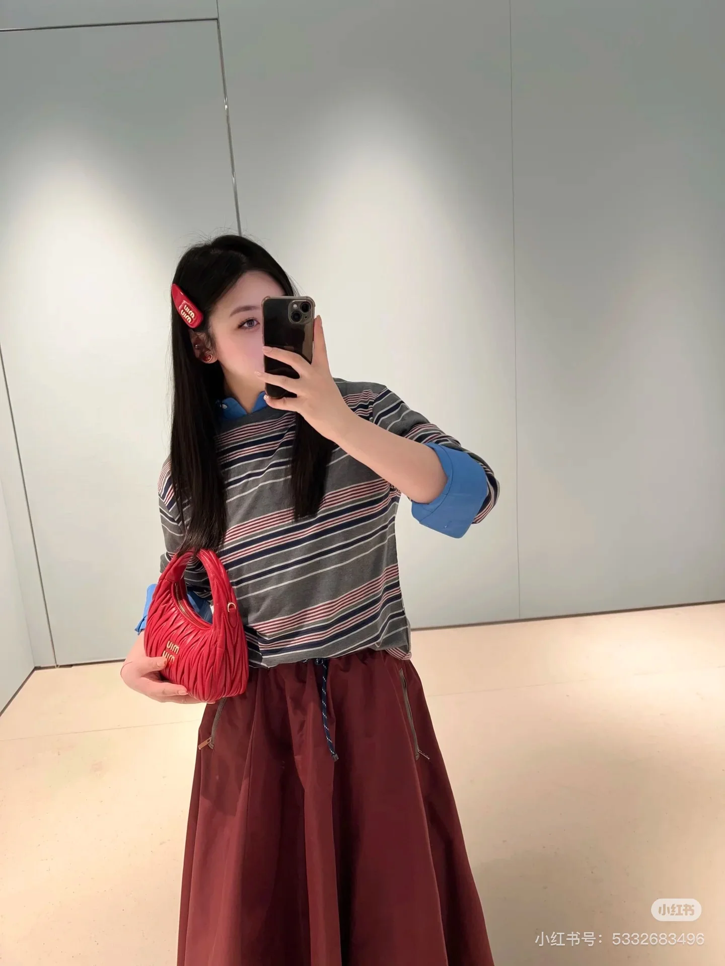 미우미우 버건디 에코 나일론 미디 스커트 상세 이미지 5