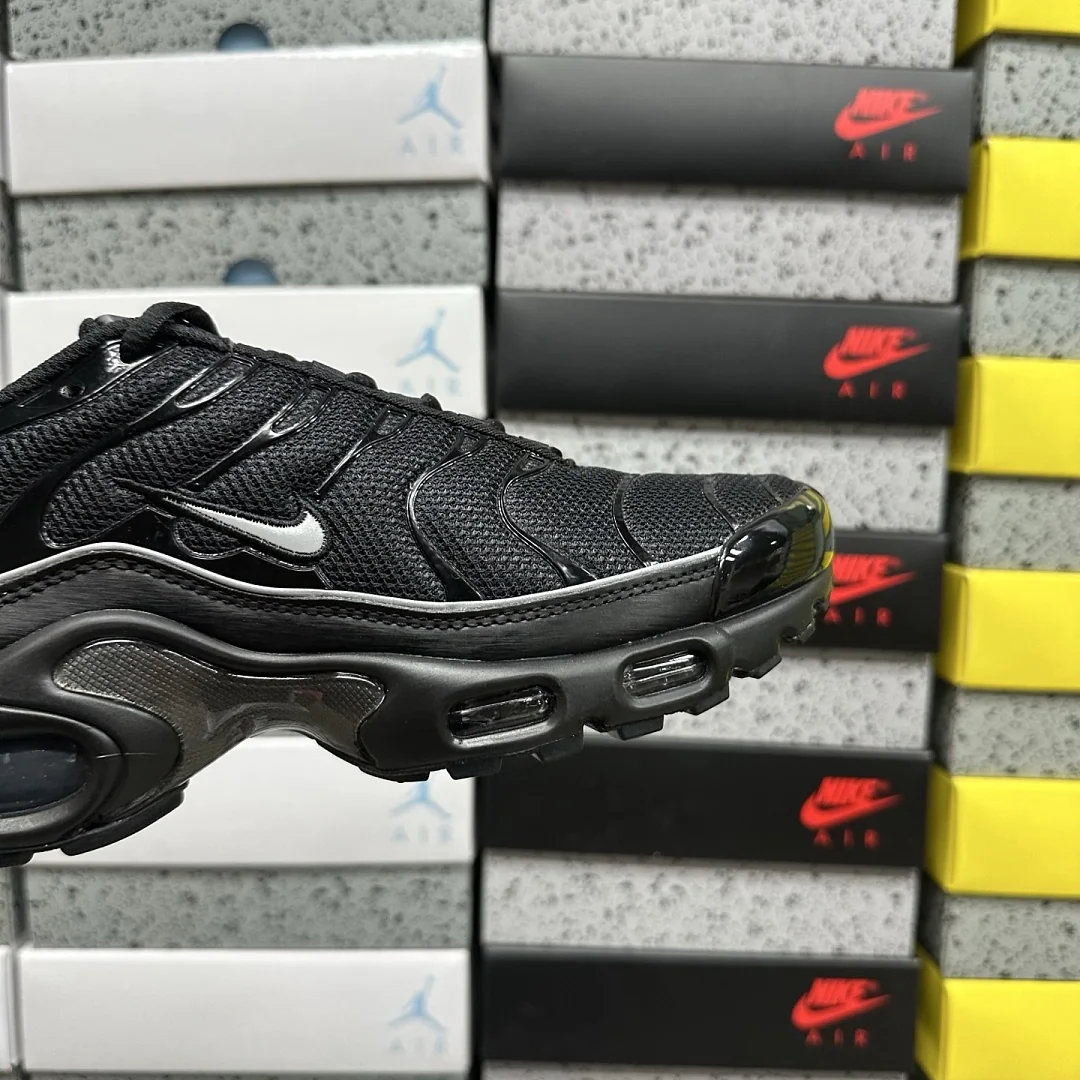 나이키 [DF] 에어 맥스 플러스 OG HV8066-002 201691 Nike Air Max Plus OG Black Reflective 상세 이미지 2