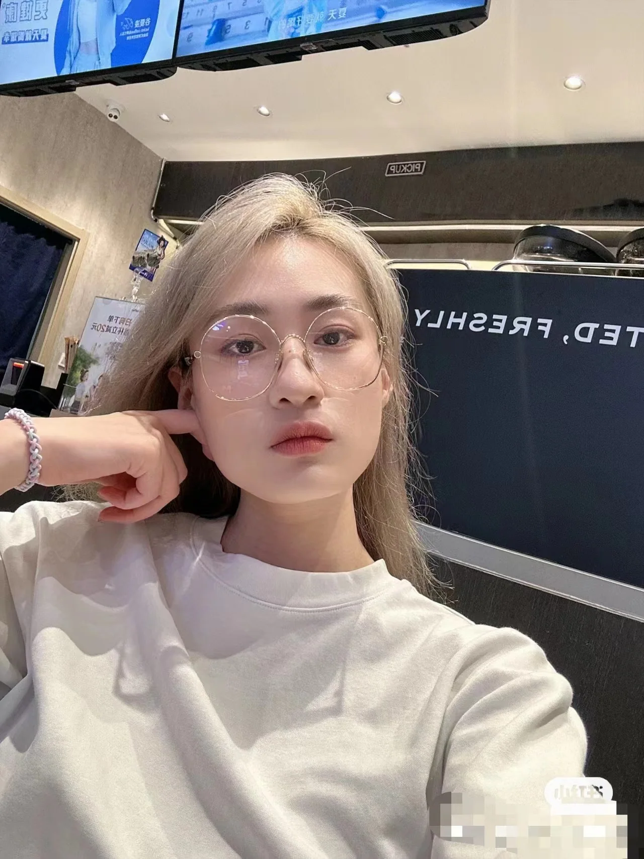 로에베 LW50052 U 선글라스 U 상세 이미지 8