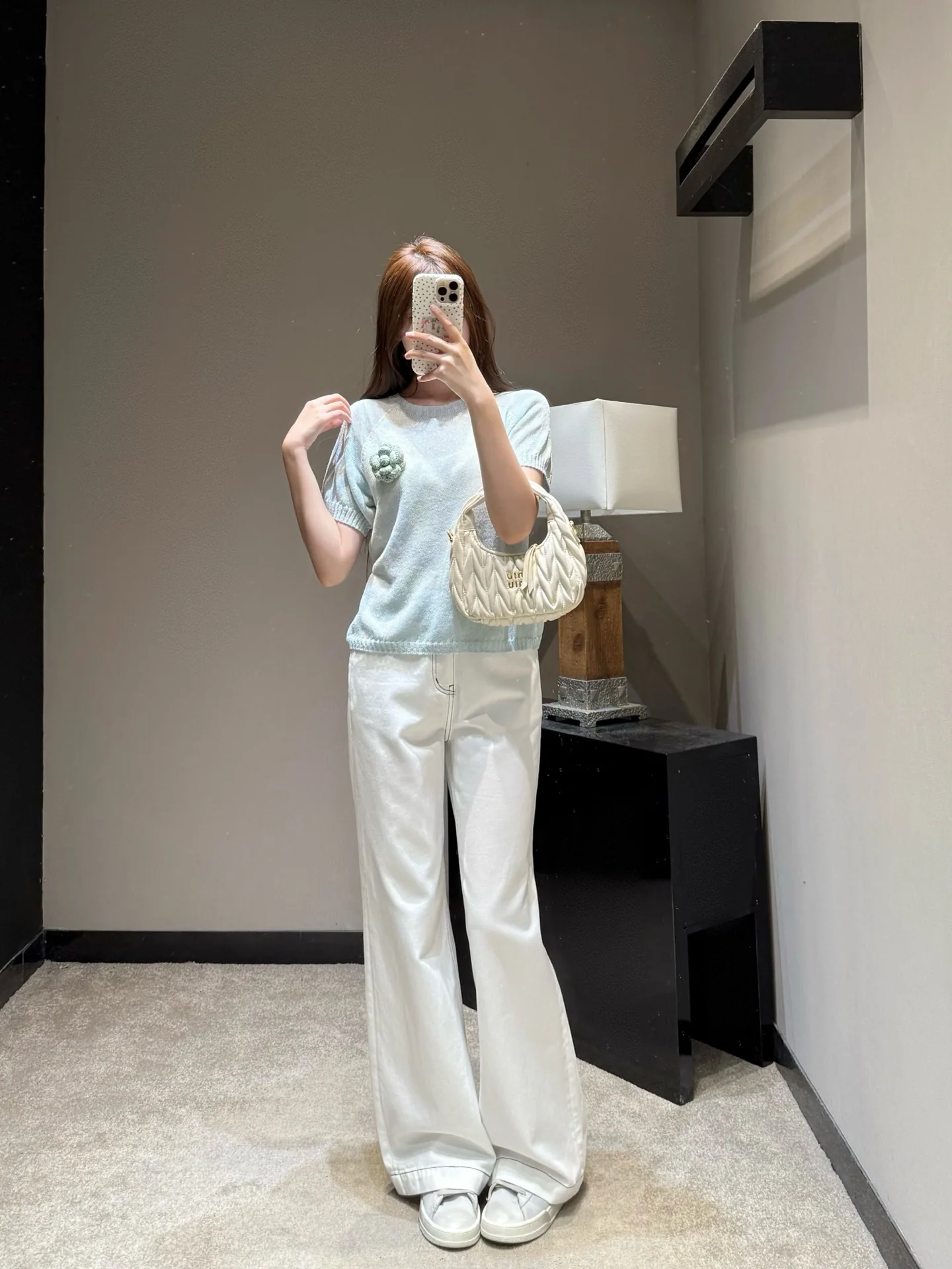 샤넬 카멜리아 브로치 라이트 블루 반팔 니트 티셔츠 상세 이미지 6