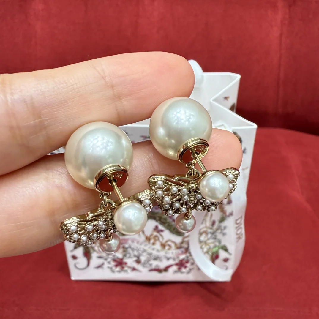 디올 트라이벌 나비 진주 귀걸이 상세 이미지 4