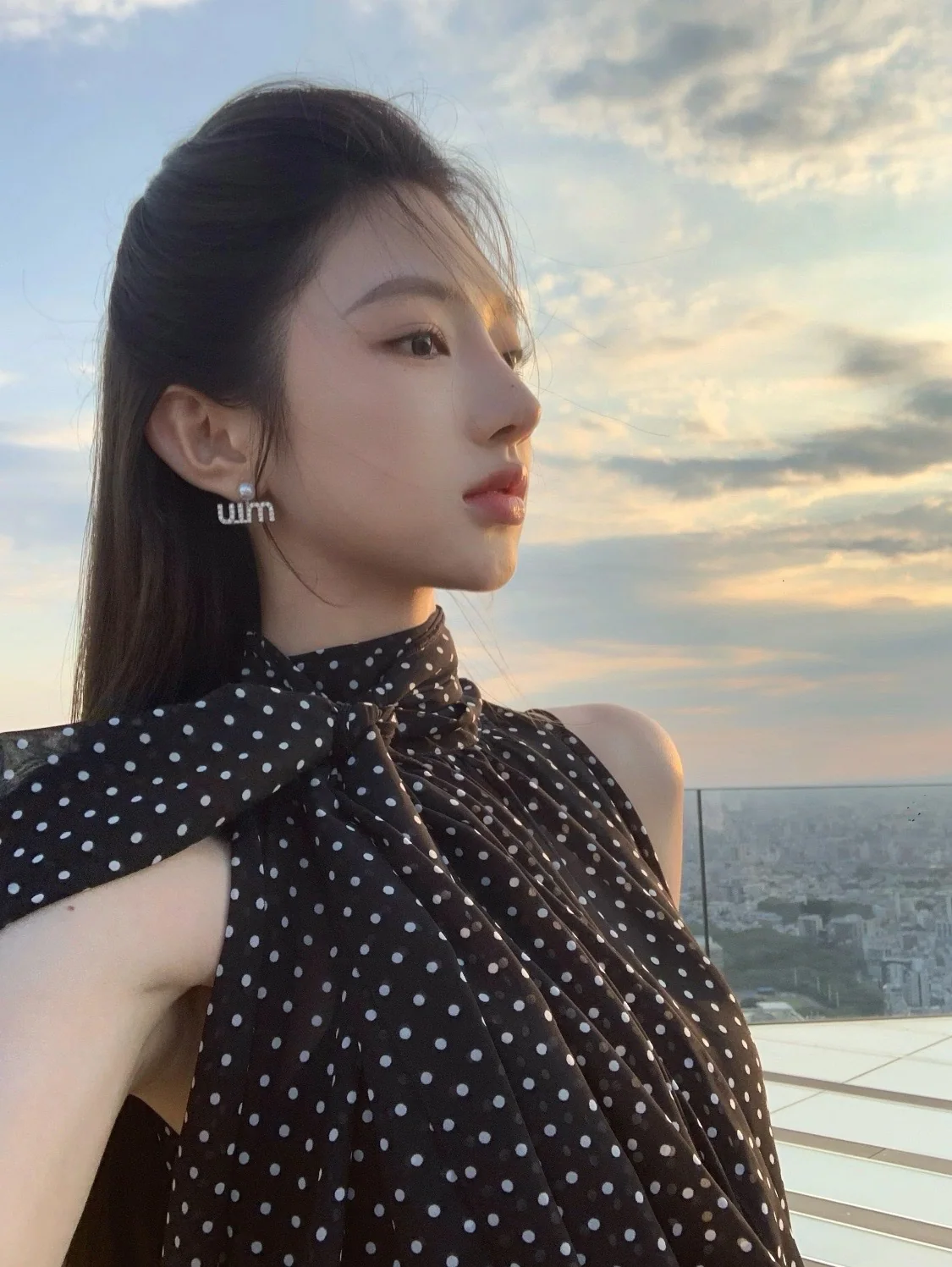미우미우 진주 레터 큐빅 스터드 귀걸이 상세 이미지 6