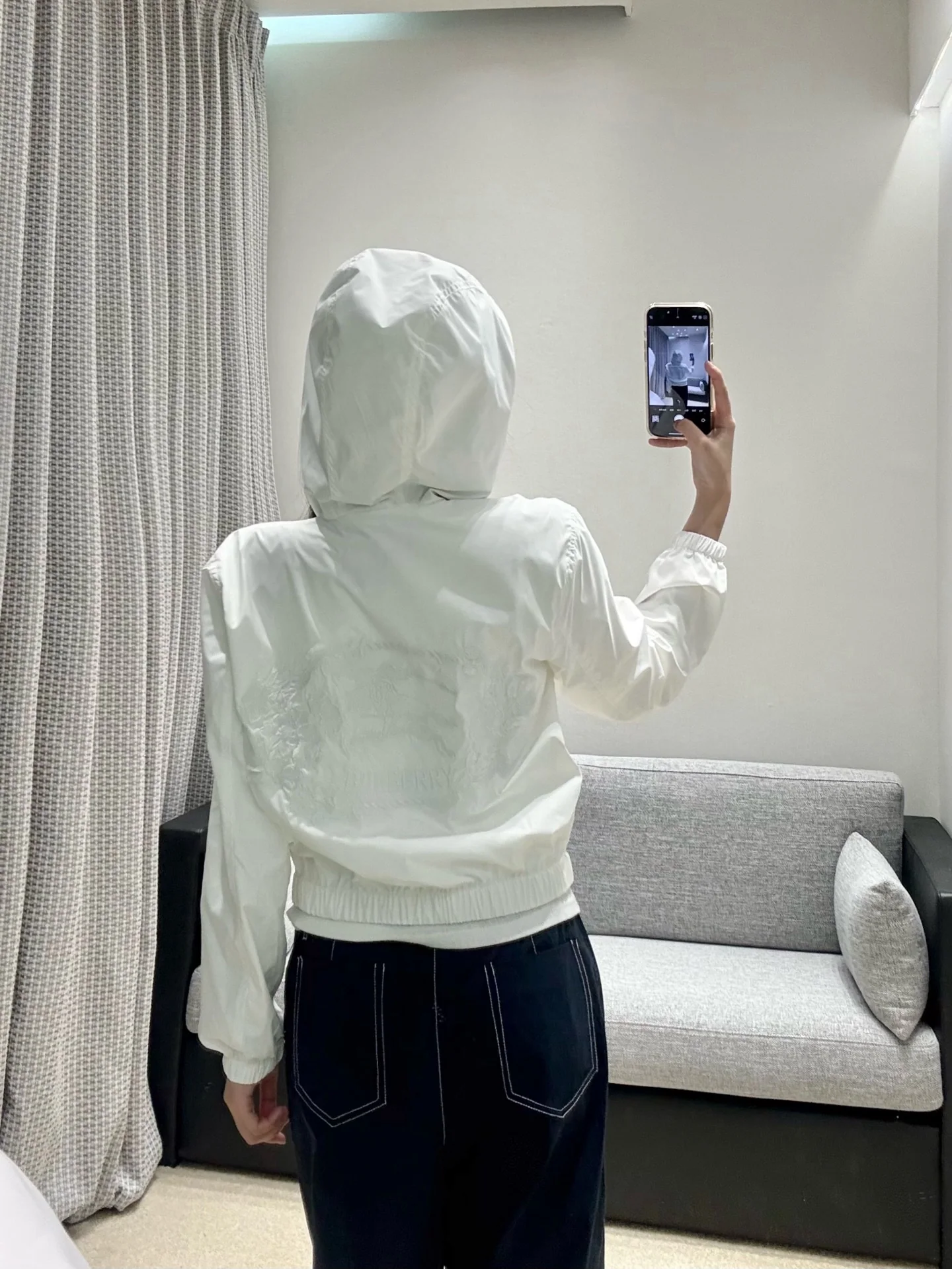 버버리 선프로텍션 경량 나일론 자켓 상세 이미지 9