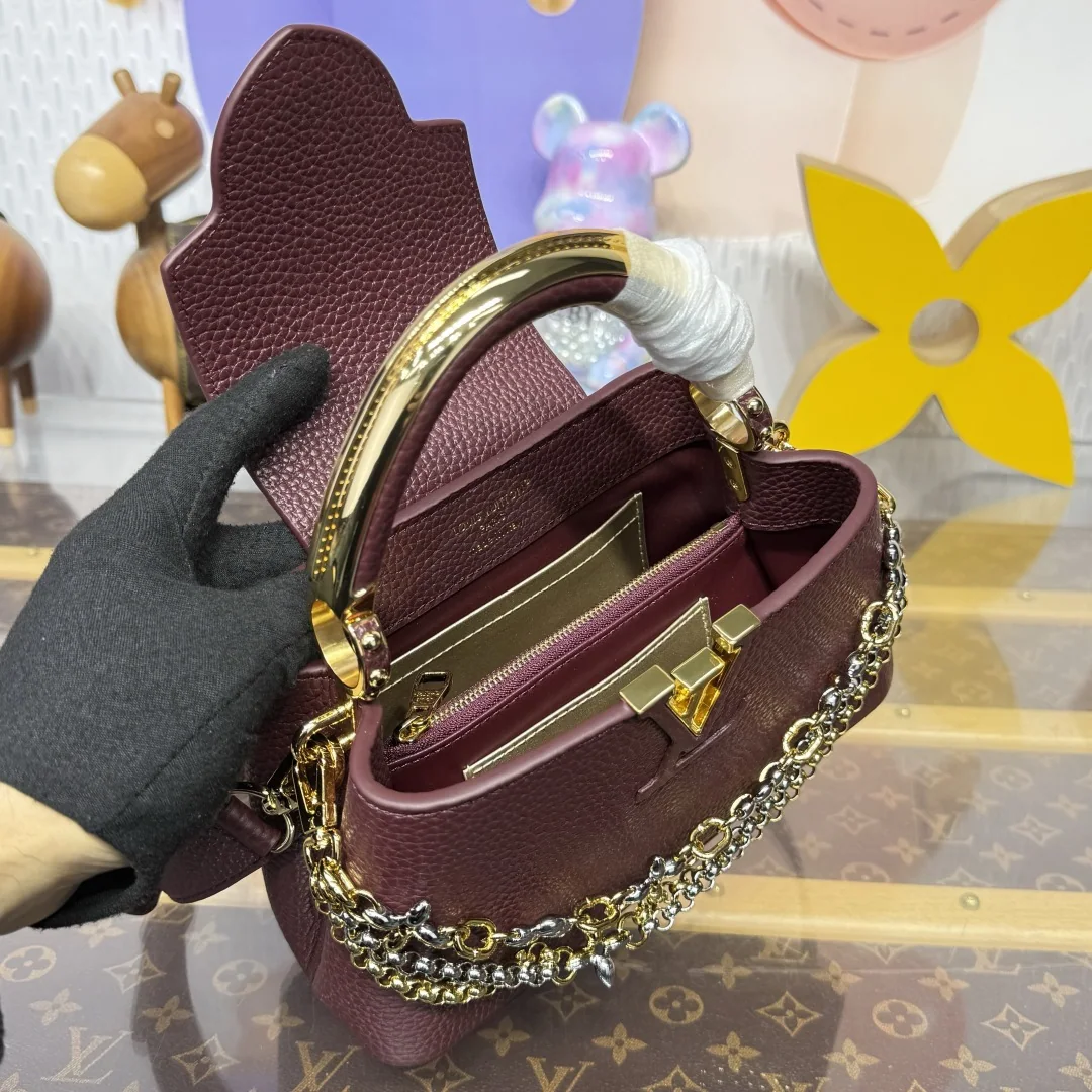 루이비통 캡시뉴 이스트웨스트 미니 토트백 M26345 상세 이미지 9