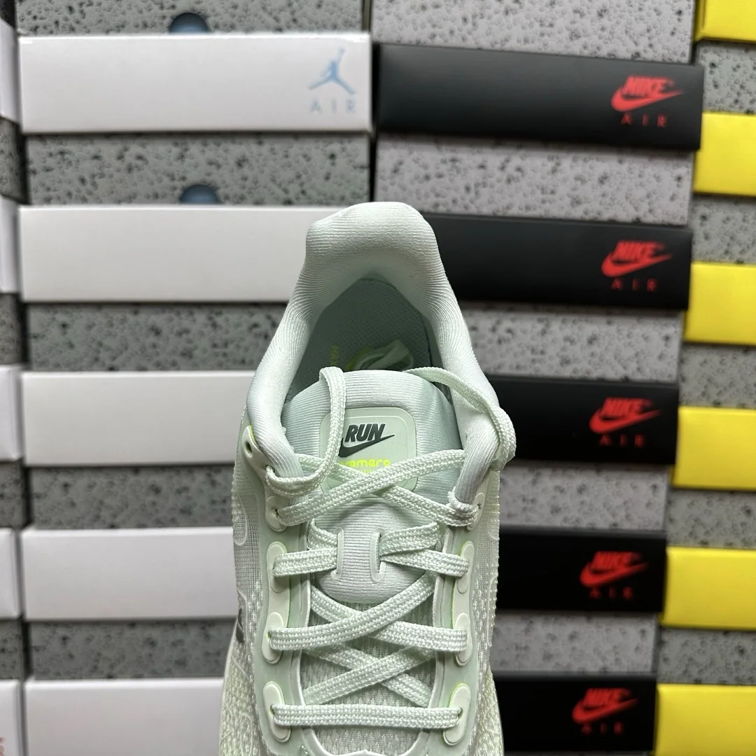 나이키 [M] 보메로 프리미엄 HQ2050-300 201657 Nike Vomero Premium Barely Volt 상세 이미지 3