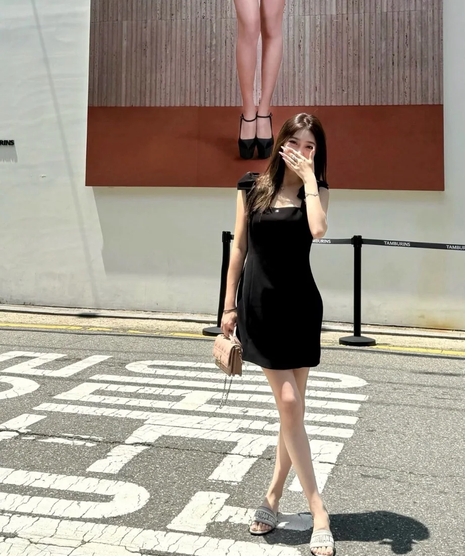 샤넬 리본 스트랩 스퀘어넥 슬림핏 원피스 상세 이미지 9