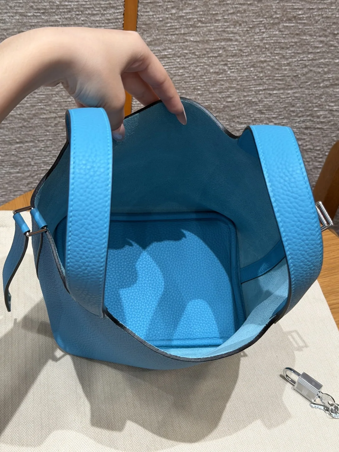에르메스 피코탄 록 18 터키옥 블루 가방 상세 이미지 6