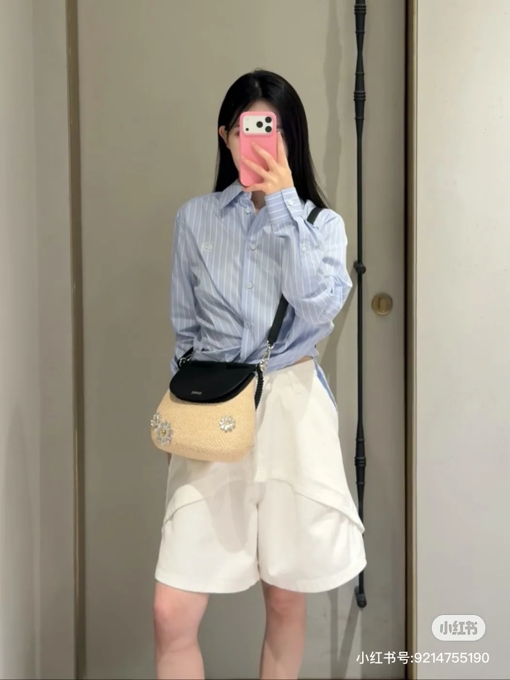 로에베 비대칭 심 화이트 반바지 151806