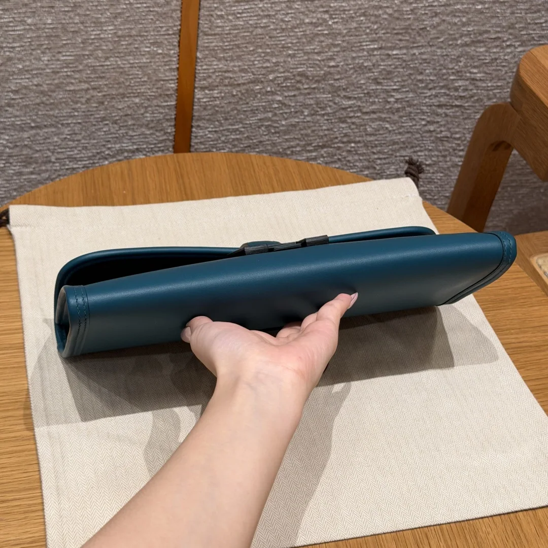에르메스 스위프트 가죽 클러치 가방 상세 이미지 5